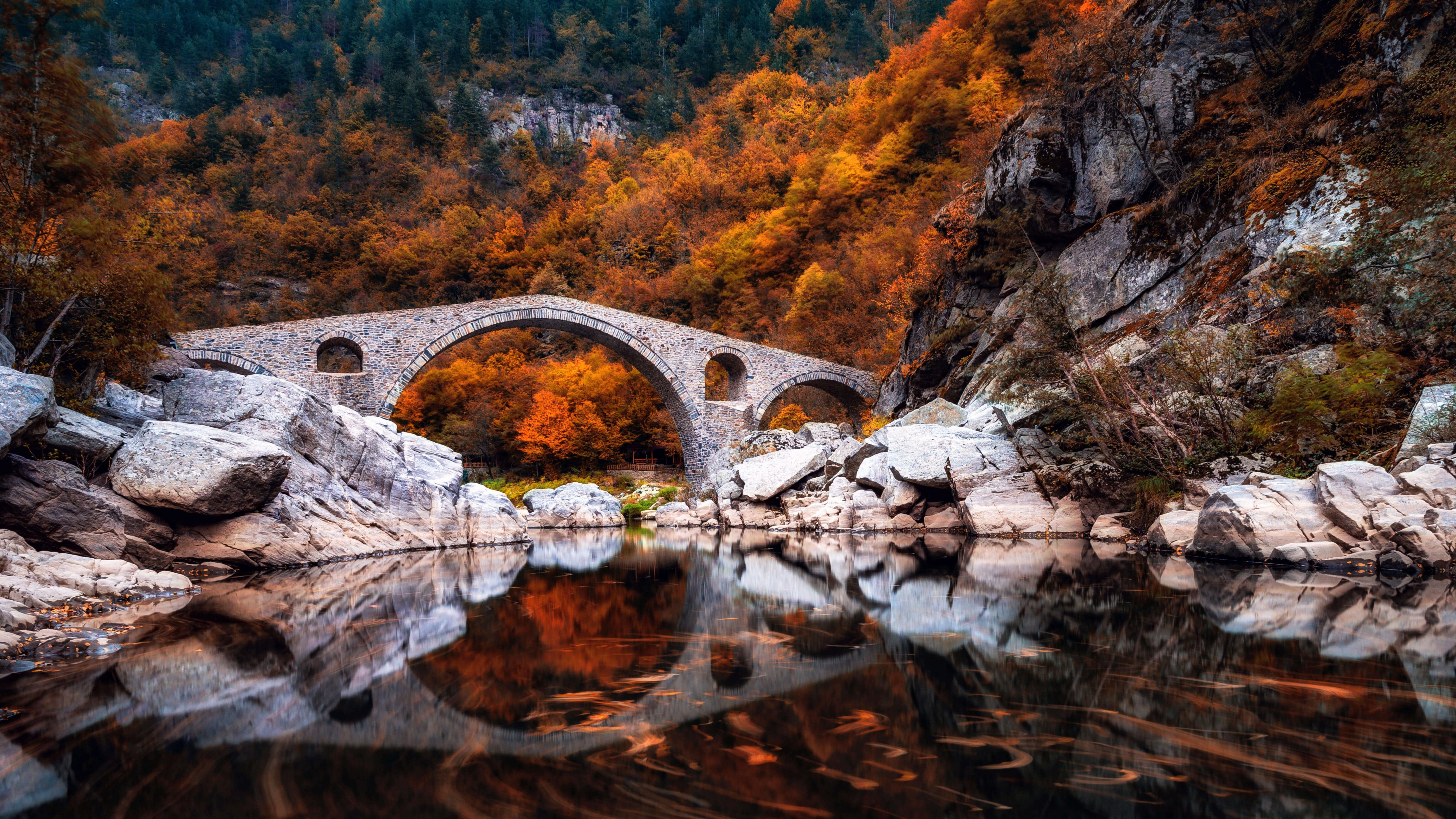 Devil's Bridge Wallpaper 4K, Autumn, Bridge, Lake, Reflection, Rocks, Calm, Nature
