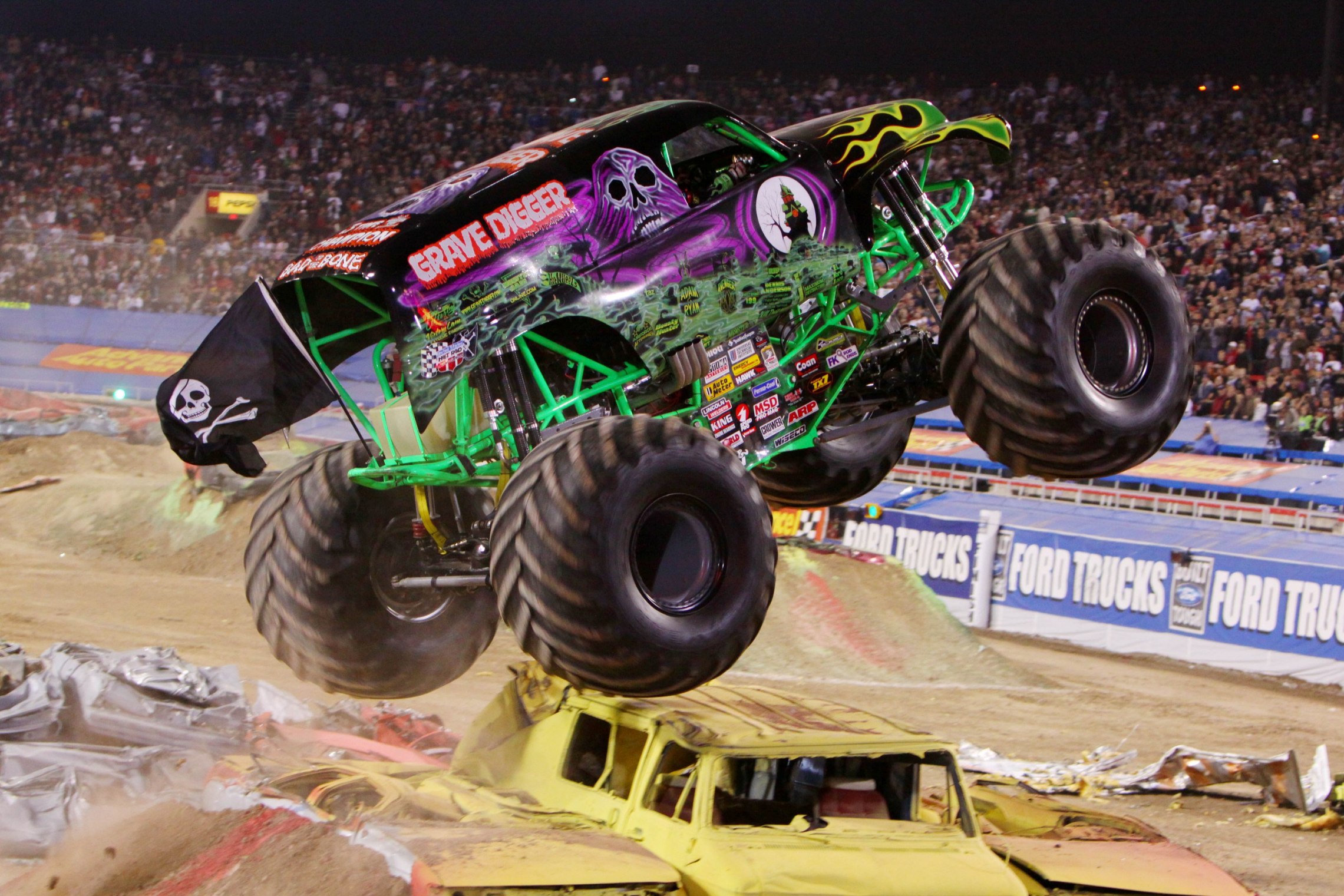 grave, Digger, Monster, Truck, 4x4, Race, Racing, Monster truck Wallpaper HD / Desktop and Mobile Background