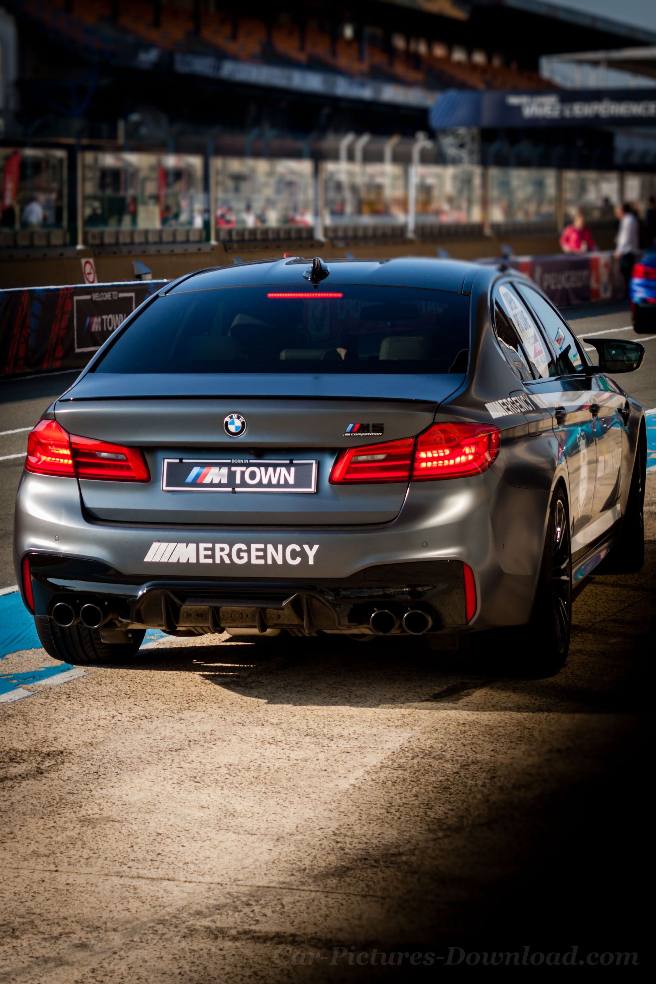 BMW M5 Phone Wallpaper