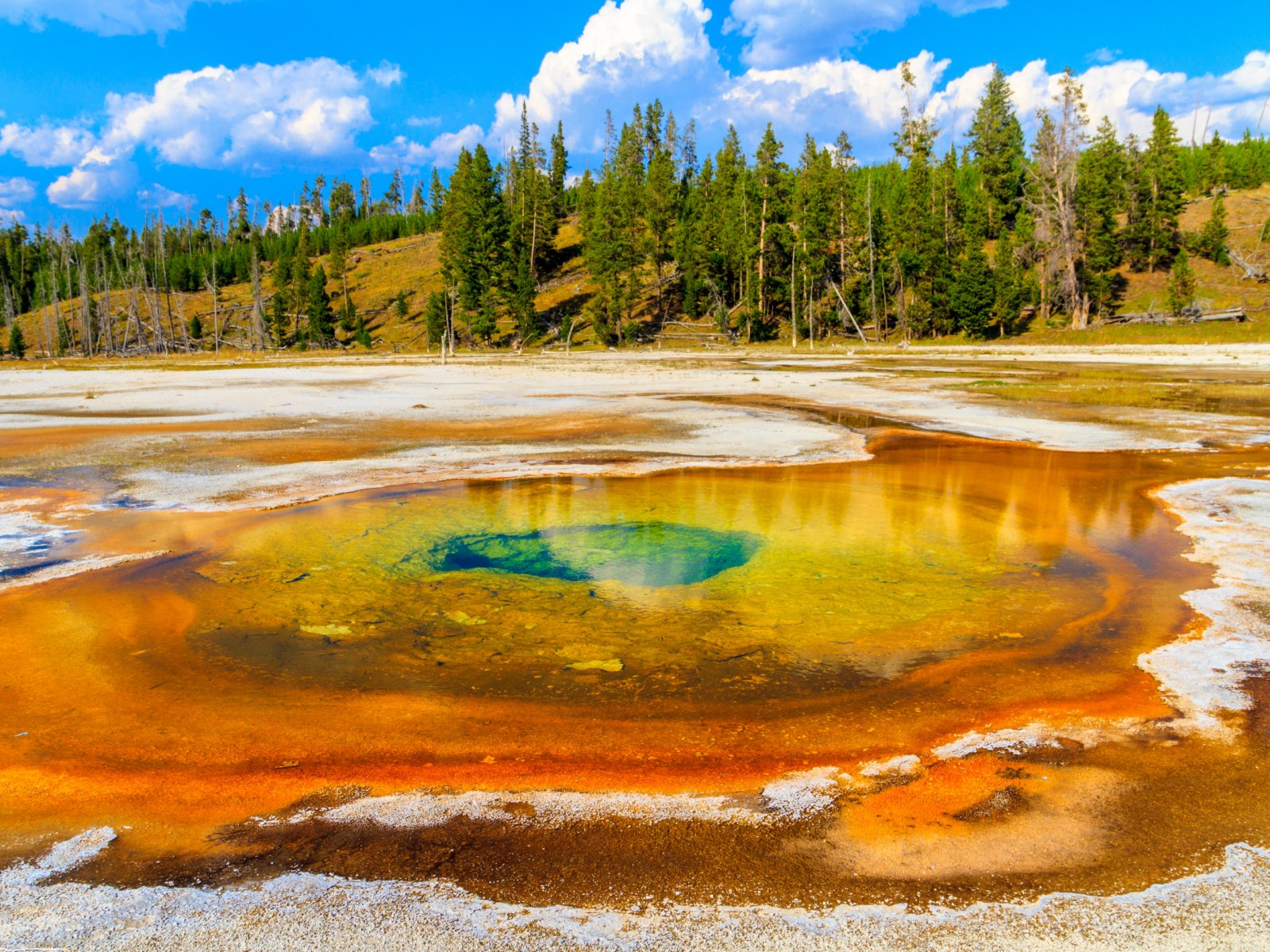 Yellowstone Volcano's Vast, Unknown Underground Plumbing System Uncovered