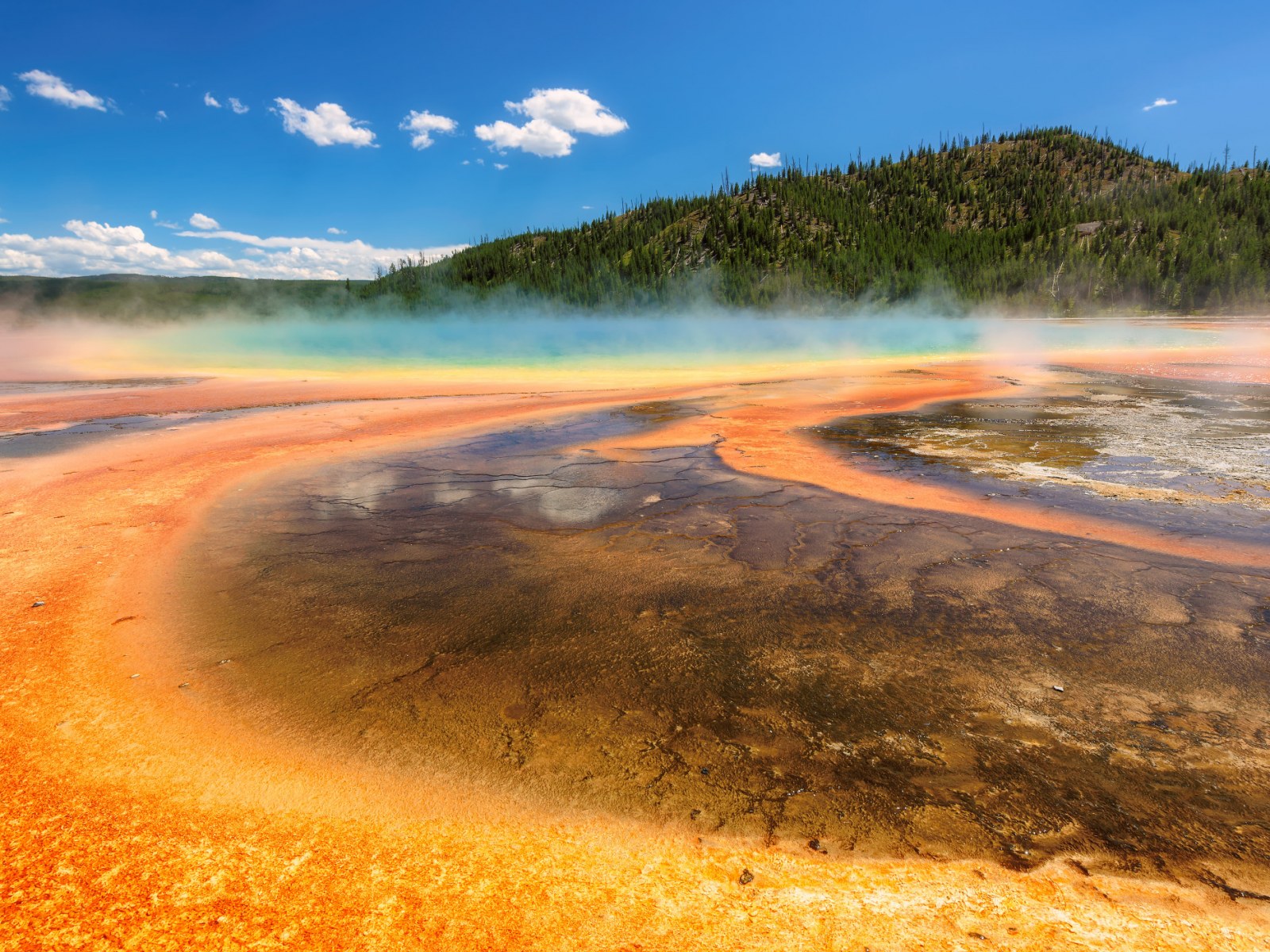 Yellowstone Volcano's Last Supereruption Started with Decades of Explosions