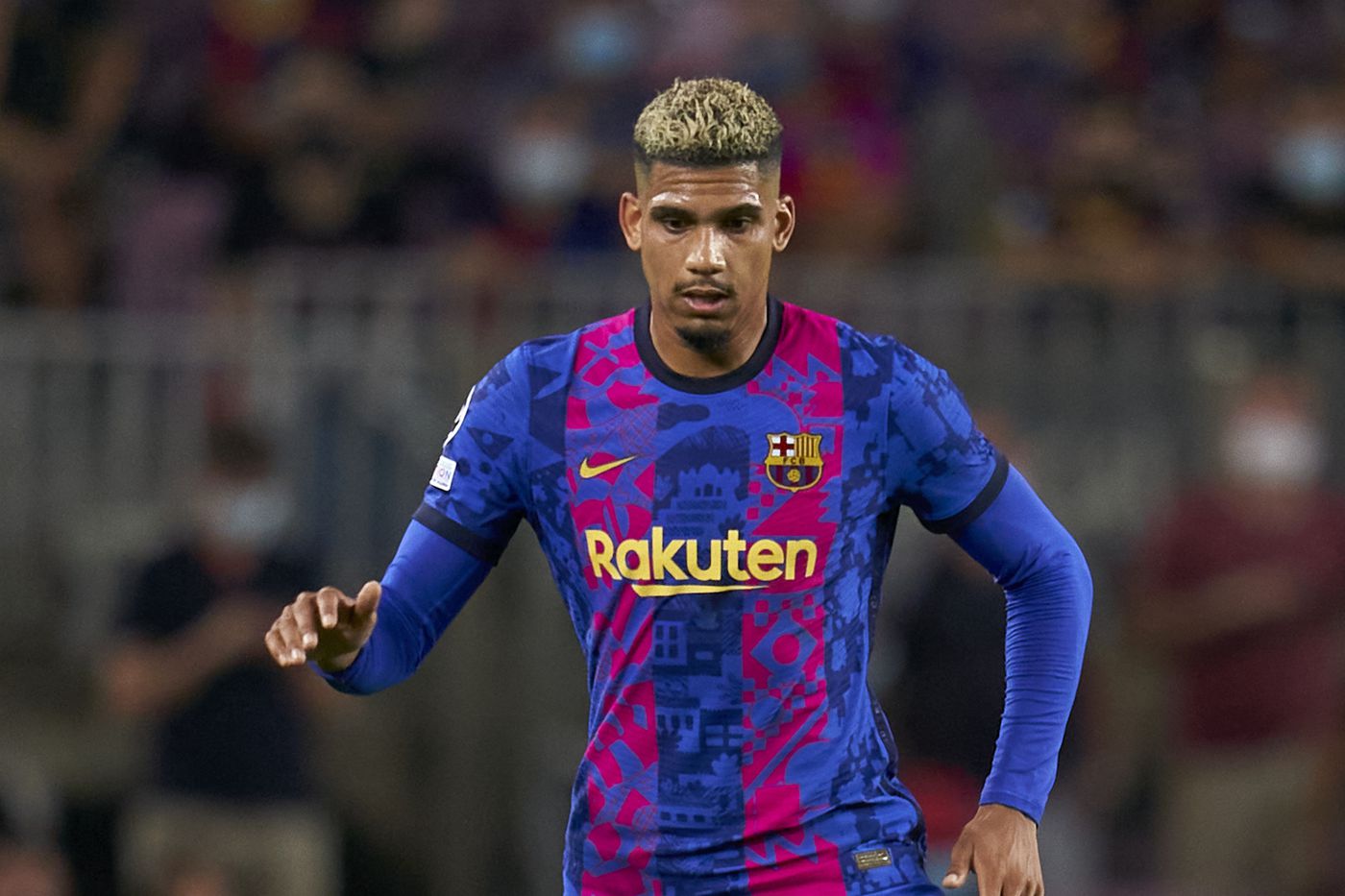 Ronald Araujo's agent offers update on his Barcelona future