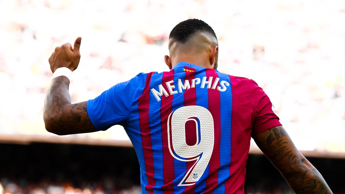 Memphis Depay Adds to the fight