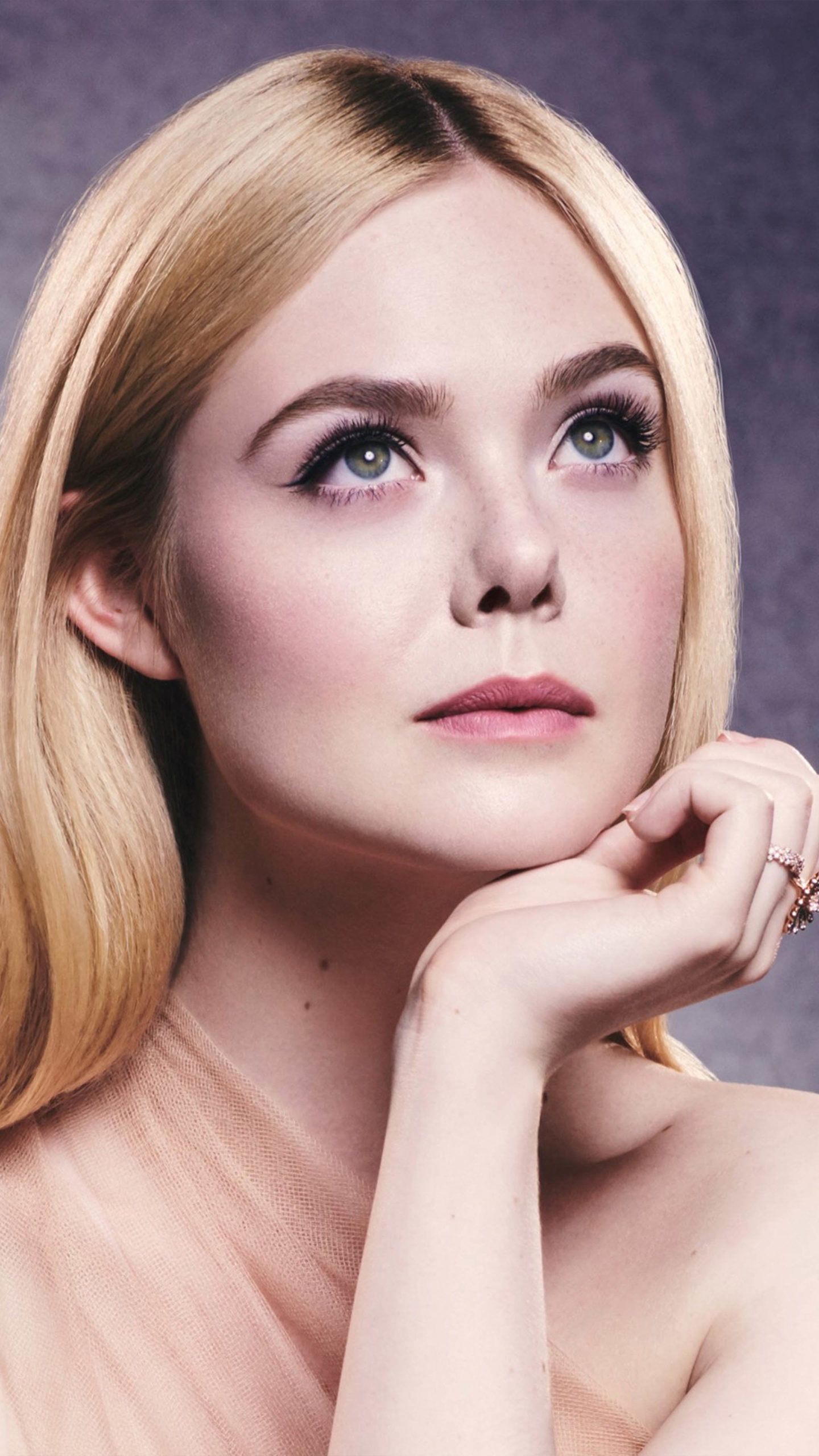 Elle Fanning Blonde 2020 4K Ultra HD Mobile Wallpaper. Elle fanning, Dakota and elle fanning, Celebrity wallpaper