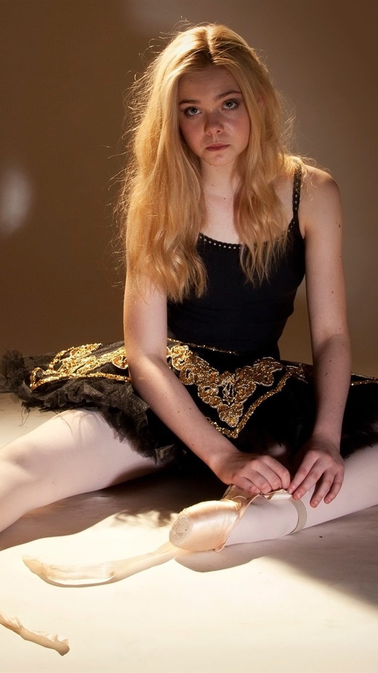 Wallpaper Elle Fanning 11 2560x1440 QHD Picture, Image