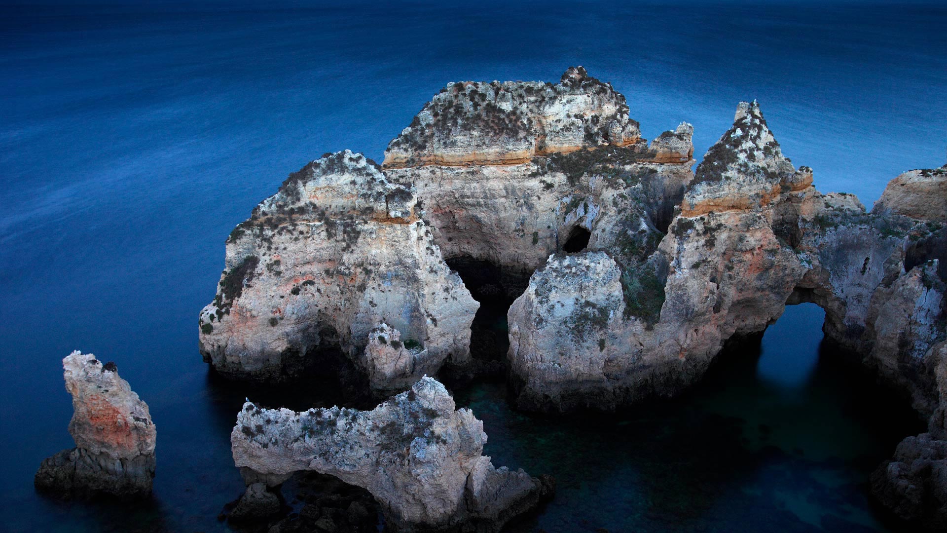 Ponta da Piedade rock formations in Portugal Wallpaper Gallery