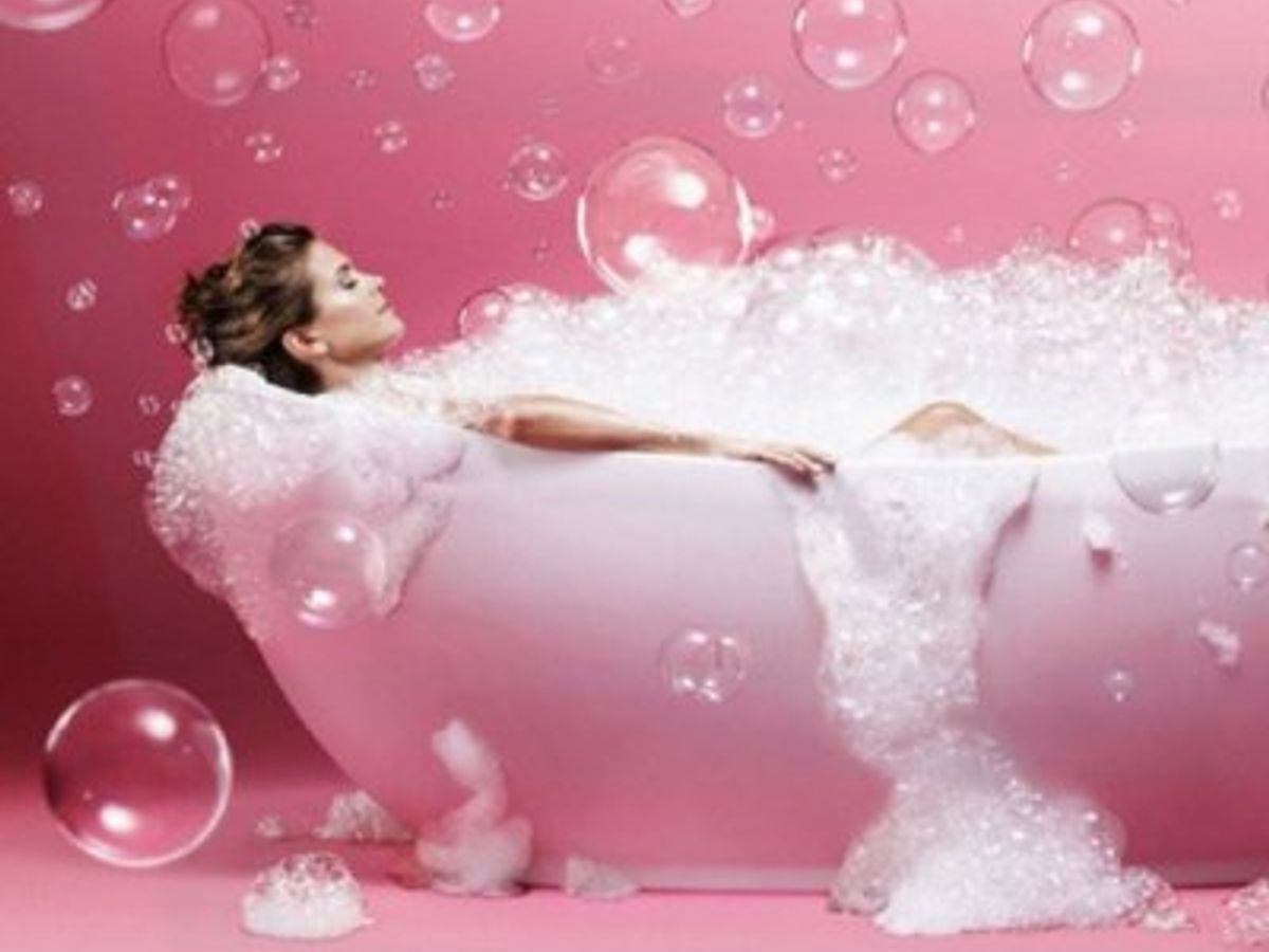 You Simply Have to Pamper Yourself with These DIY Bubble Bath Recipes