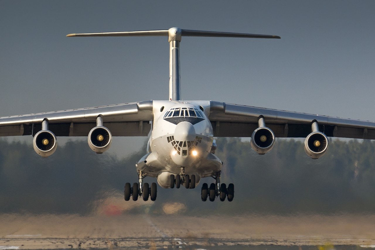 How Russia's Ilyushin Il 78 “Midas” Refuels Jets In Mid Air