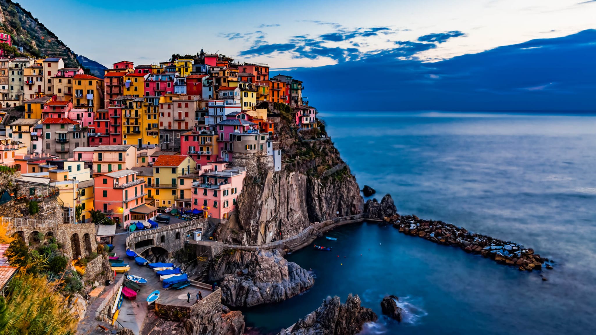 Cinque Terre in 20 Photo: A guide to the five lands of Italy