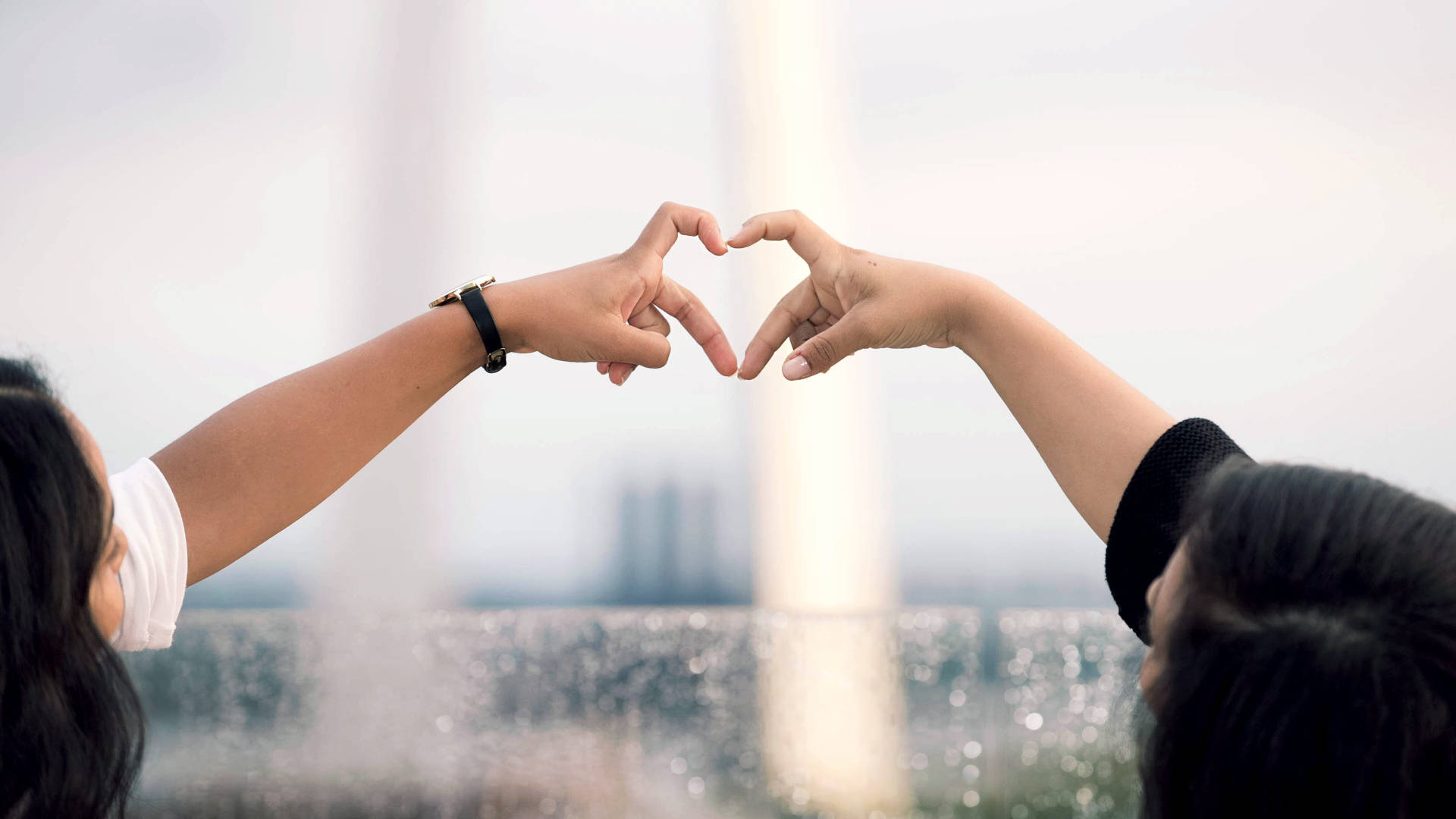 Download Besties Finger Heart Wallpaper