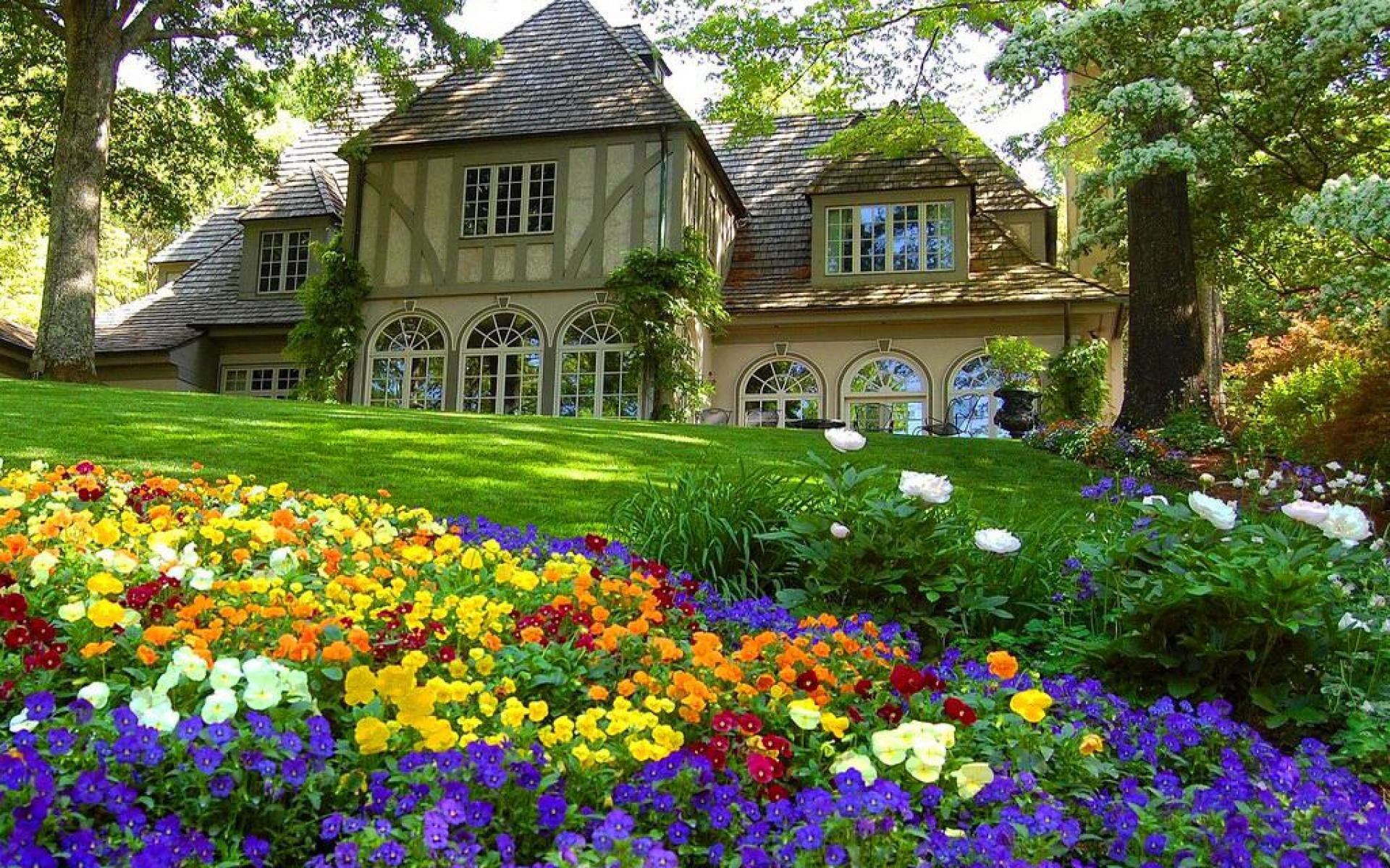 Home and Garden Wallpaper