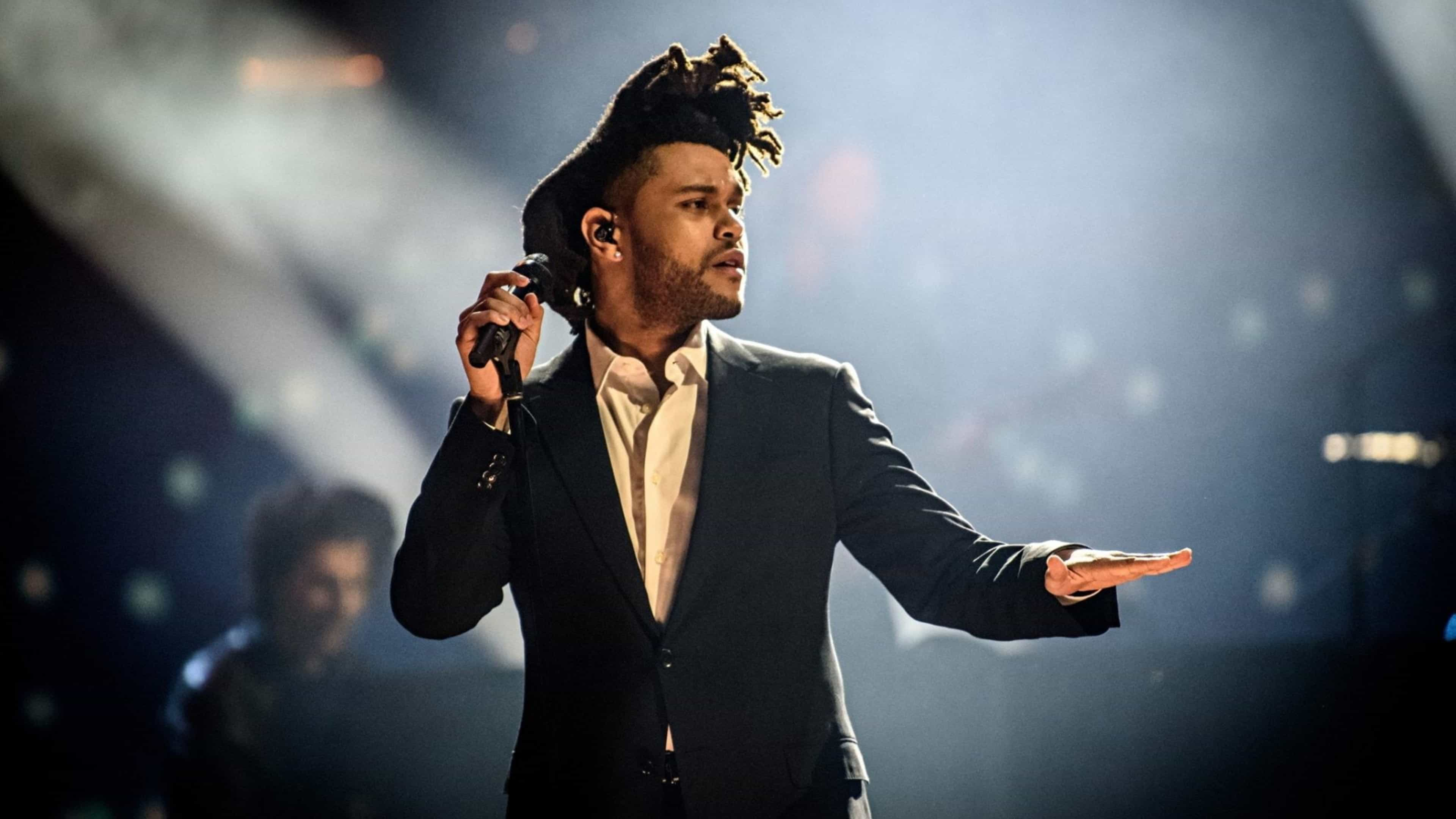 Красивые мелодии клип. The Weeknd. Исполнитель the Weeknd. The Weeknd 2022. The Weeknd поет.