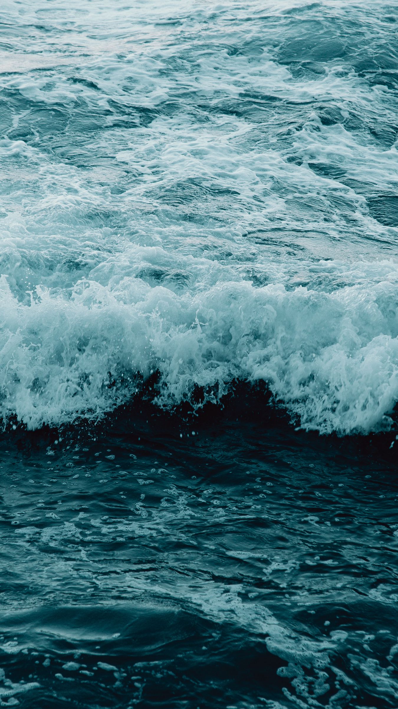 Download wallpaper 1350x2400 wave, foam, sea, surf iphone 8+/7+/6s+/for parallax HD background