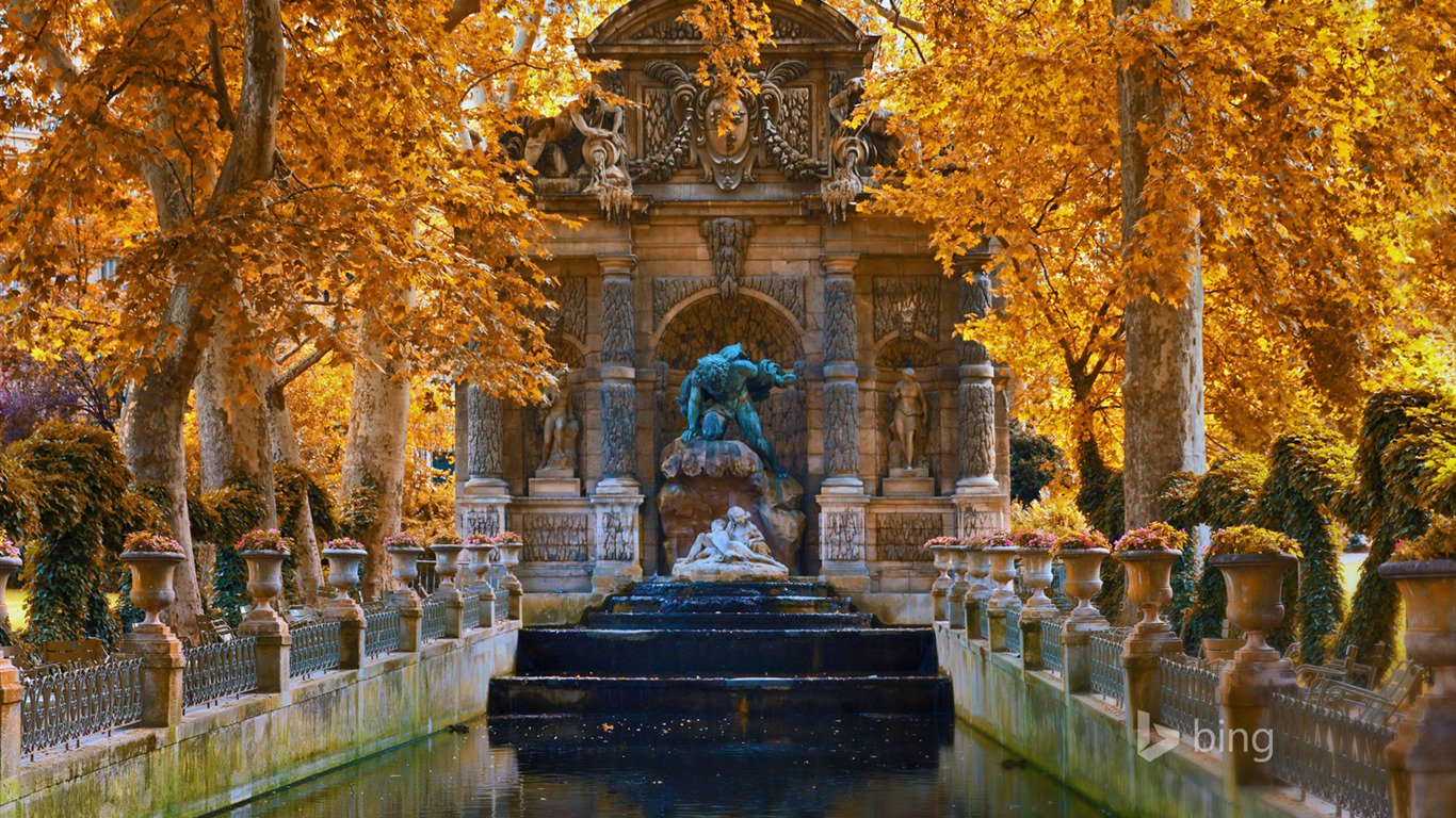 Eurostar you are planning to go tomorrow to Paris, don't forget to enjoy a long walk in the autumn sun in the Jardin du Luxembourg