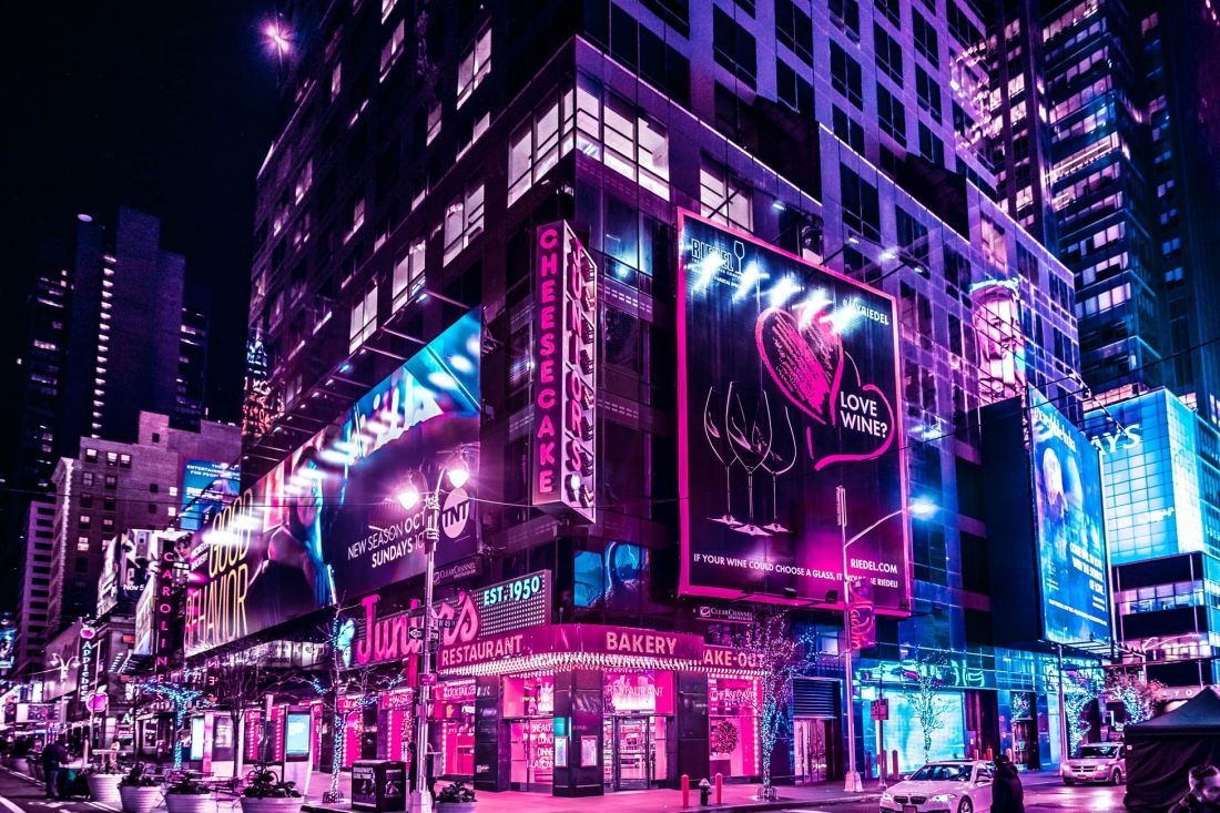New York Glow: satisfying neon photography series of the Big Apple at night. Neon photography, Neon background, Neon noir