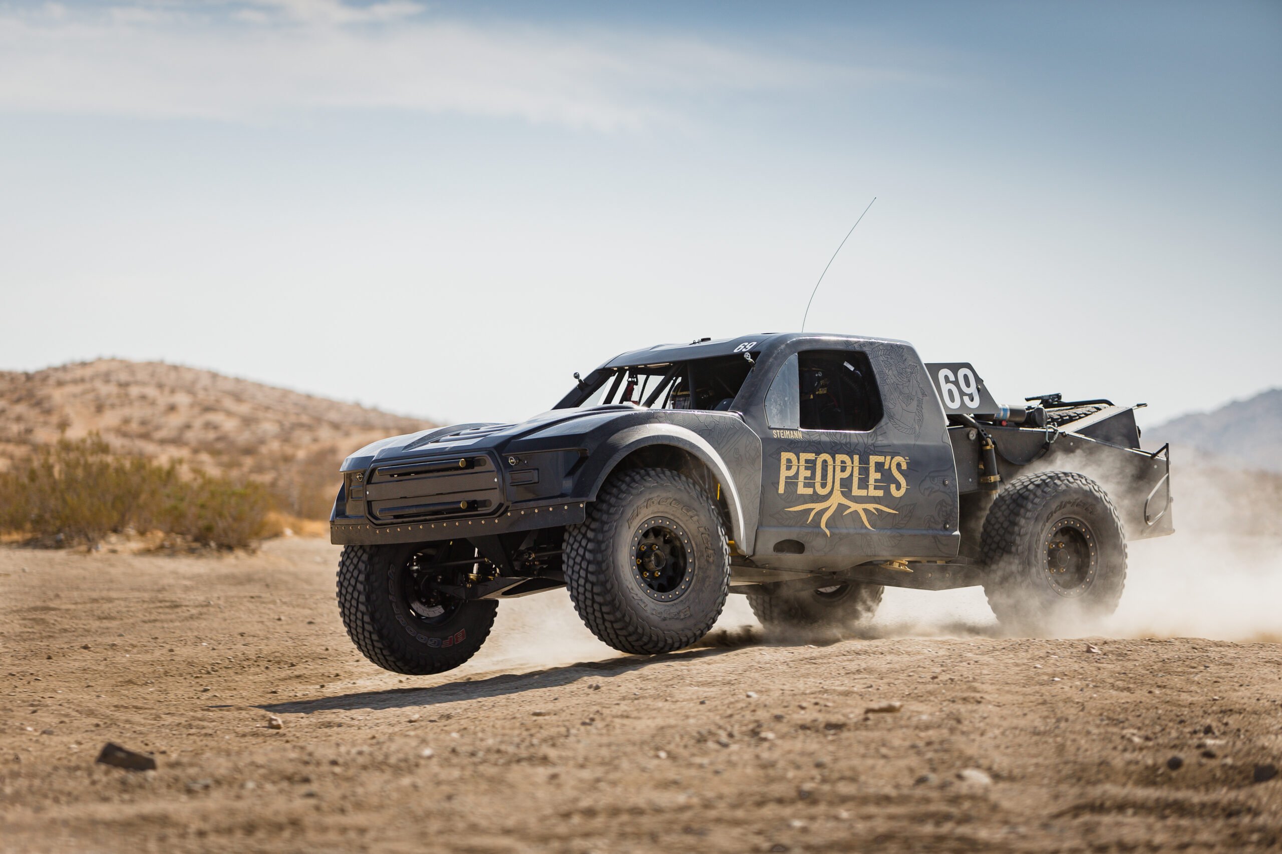 People&;s Racing New Herbst Trophy Truck DeZert.com