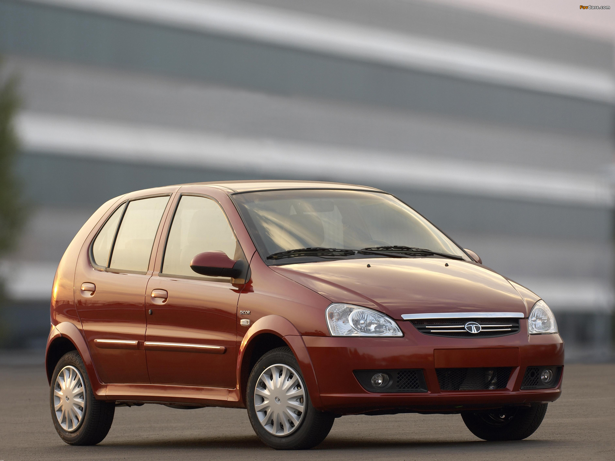 Машина Tata Indica