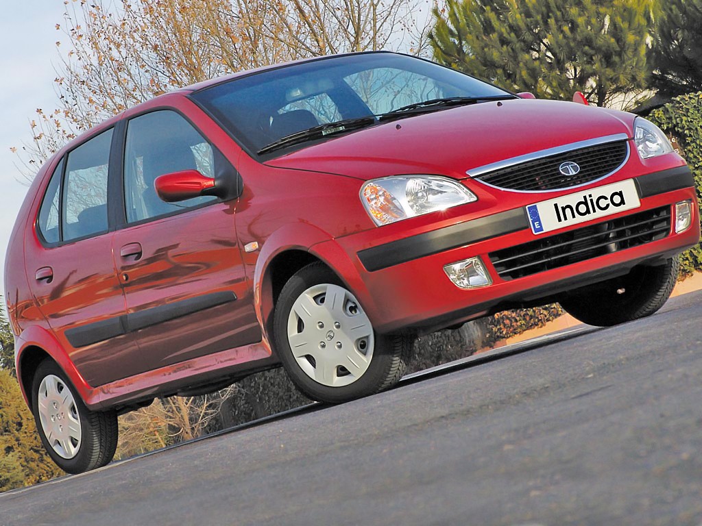 Машина Tata Indica