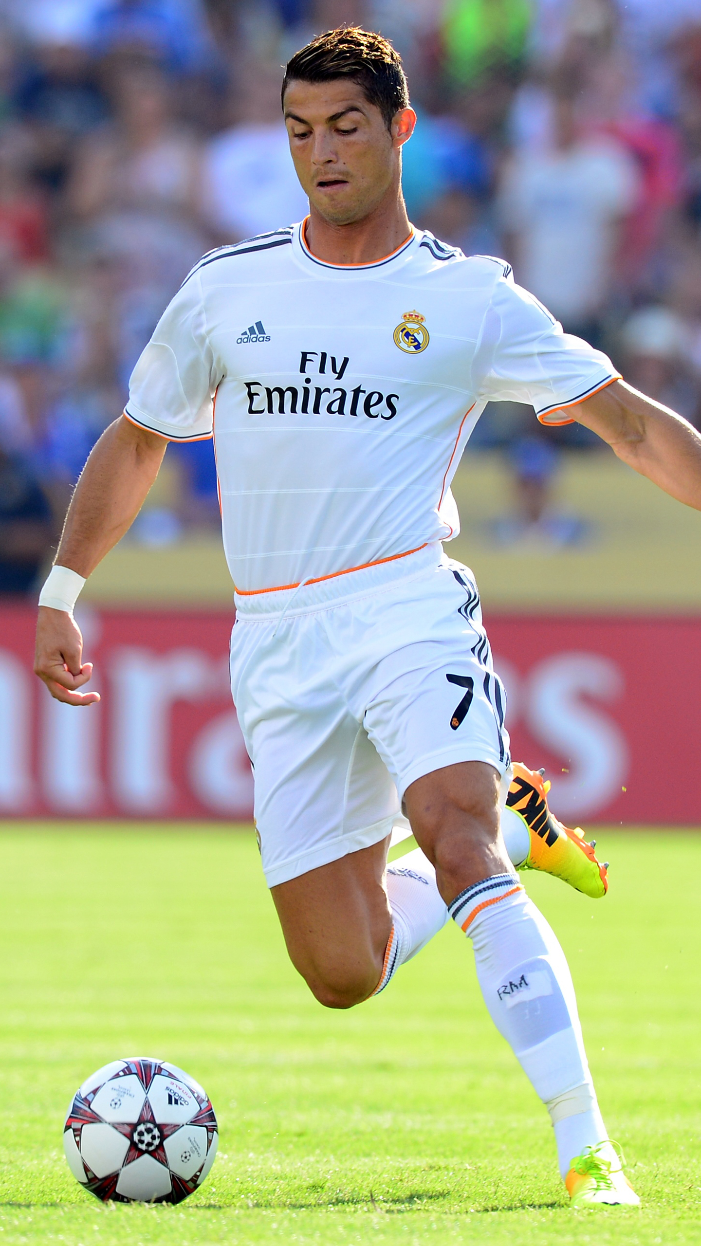 Cristiano Ronaldo Real Madrid Wallpaper for iPhone 11, Pro Max, X, 8, 7, 6