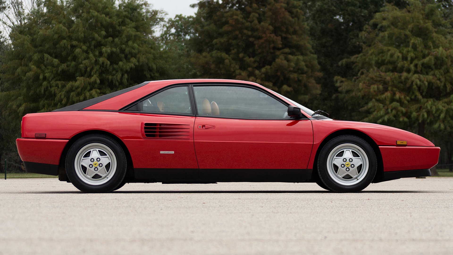 Ferrari Mondial T (US) and HD Image