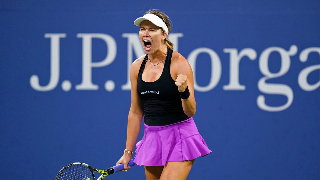 Photos: Danielle Collins vs. Cristina Bucsa, 2022 US Open second round Site of the 2022 US Open Tennis Championships USTA Event