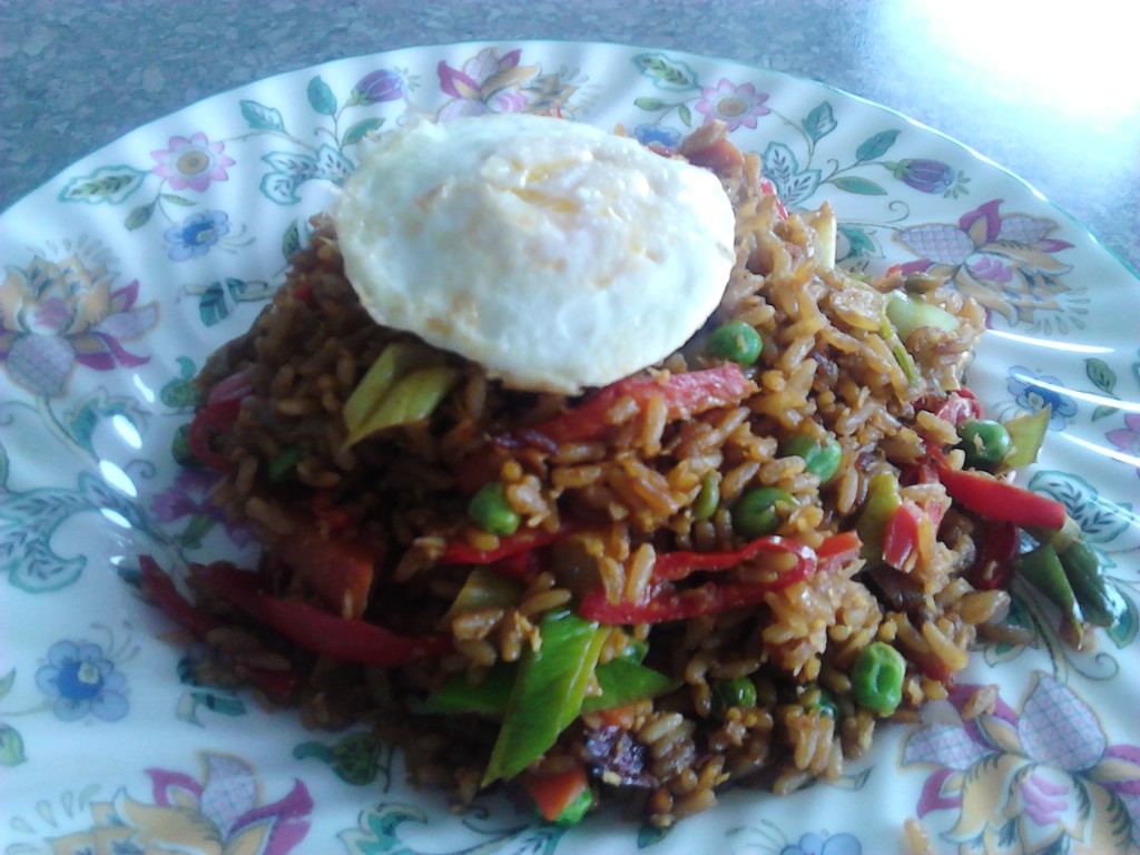 How to cook Nasi Goreng. Sirinya's Thailand