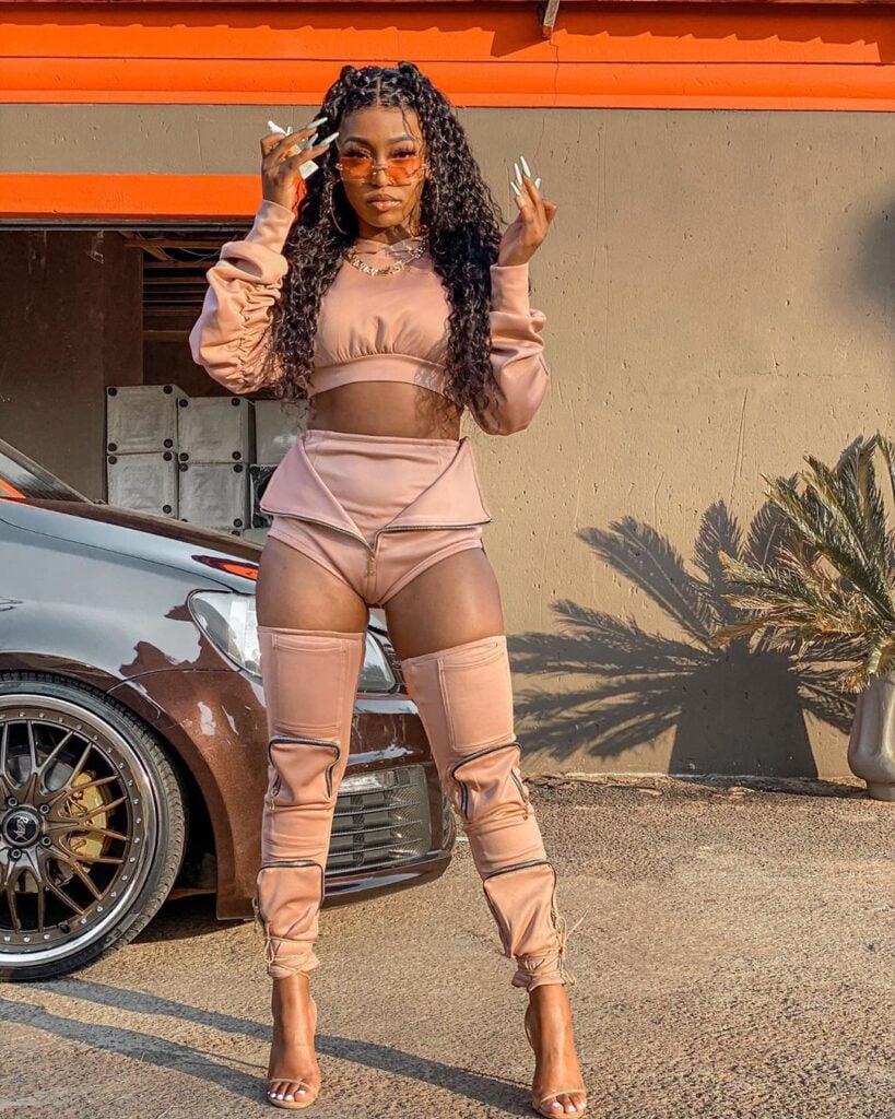 Kamo Breaks Fashion Rules With Her Outfit [Photo Video]