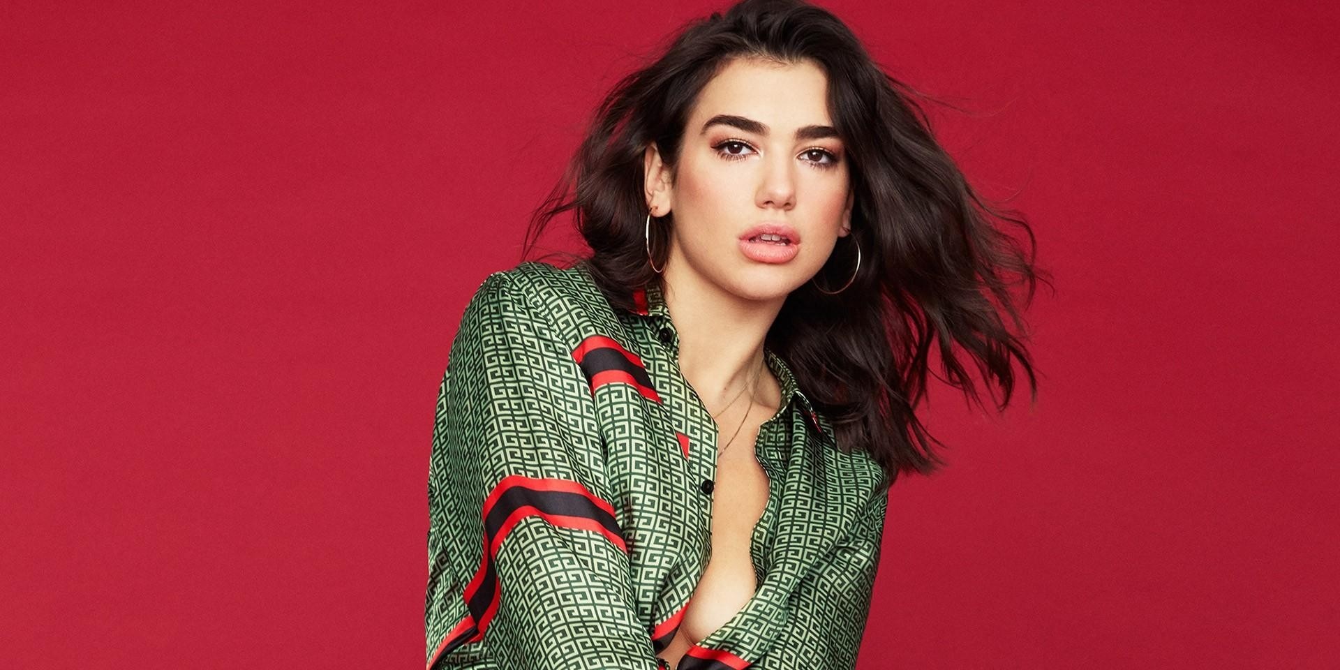 Dua Lipa Wallpaper Rules Queen in Your Chrome Browser!