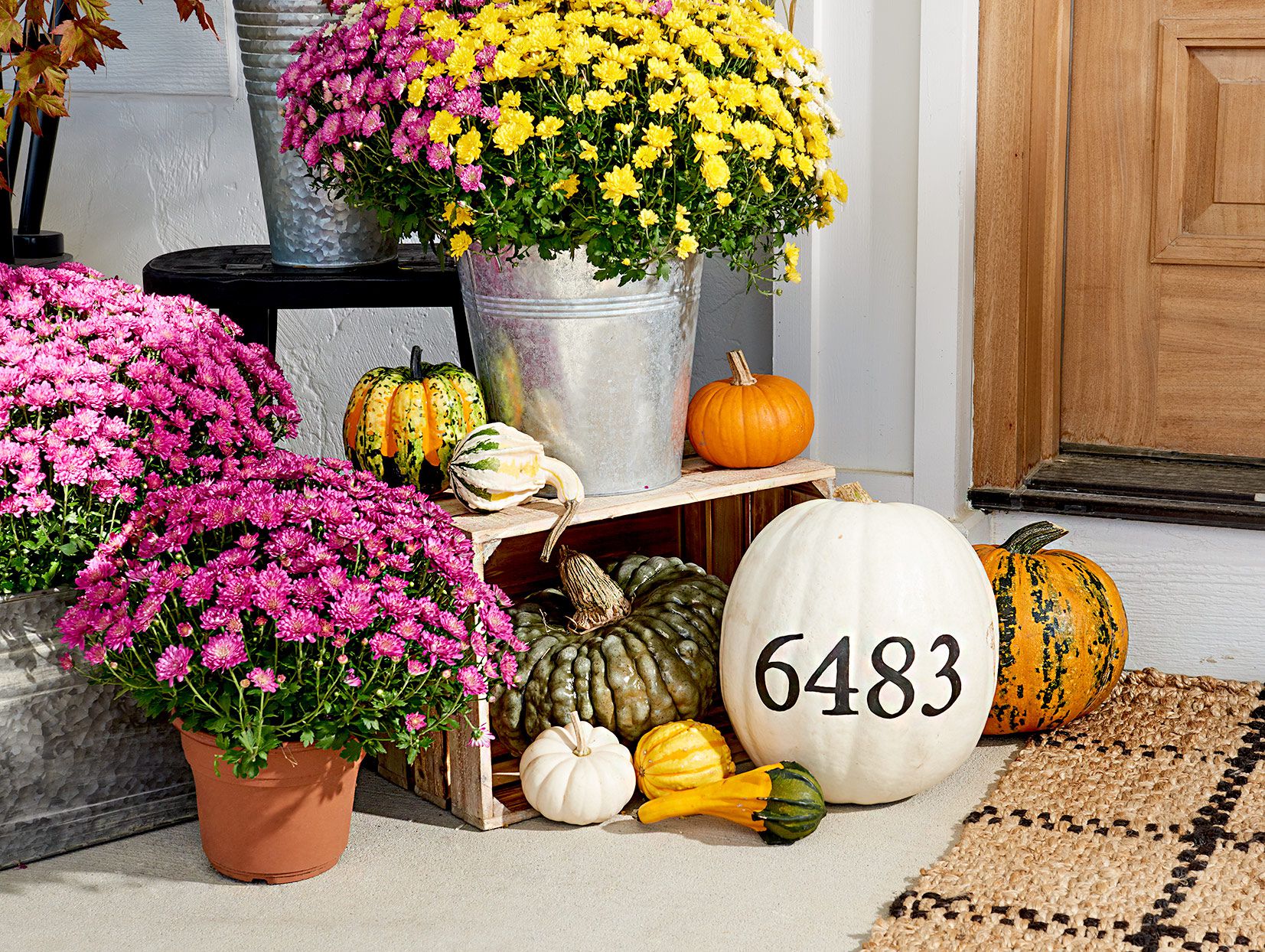 Pretty Fall Front Entry Ideas You Can Keep Up All Season Long