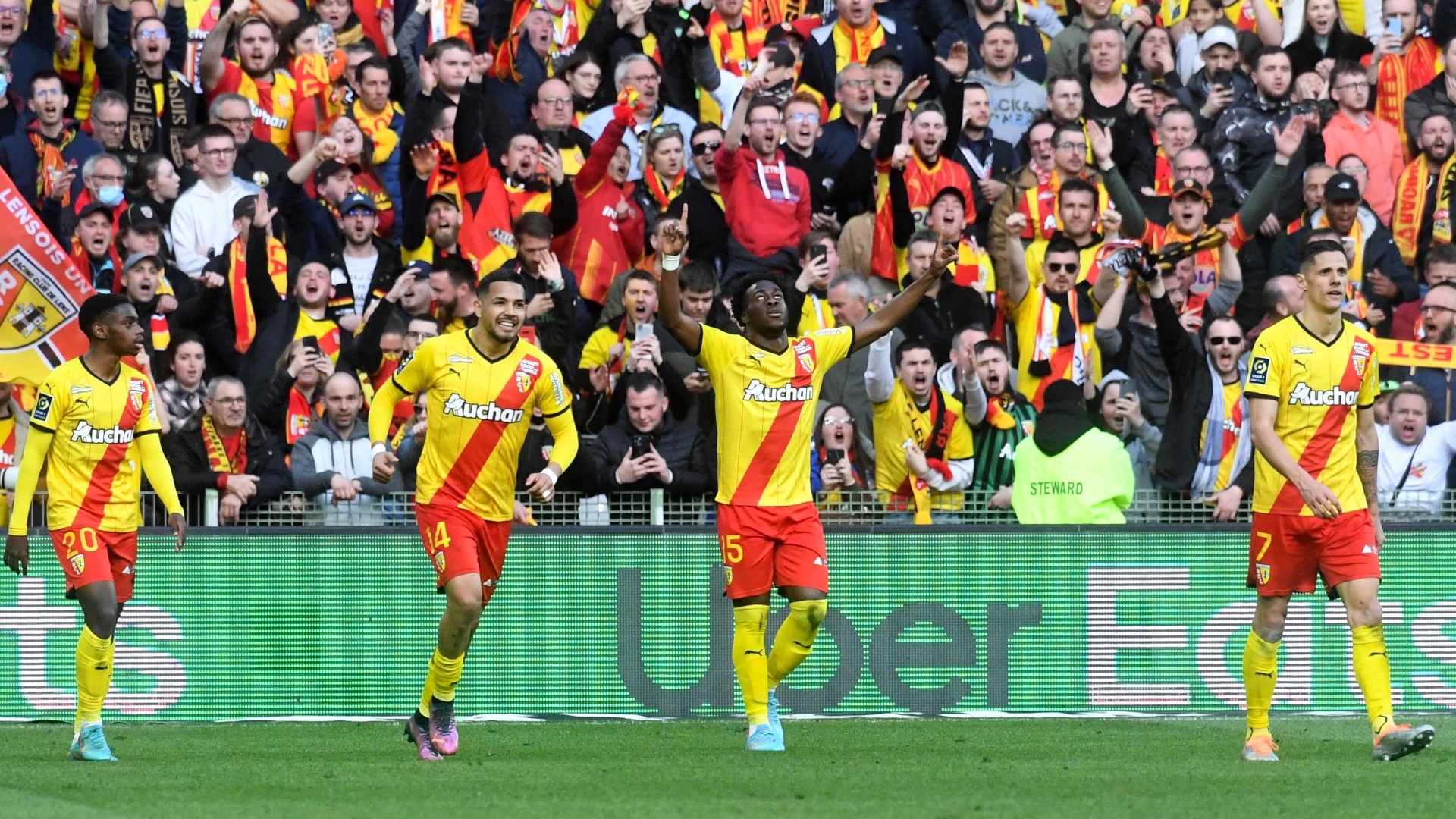 Simon Banza: Braga sign DR Congo prospect from Lens. Goal.com Cameroon