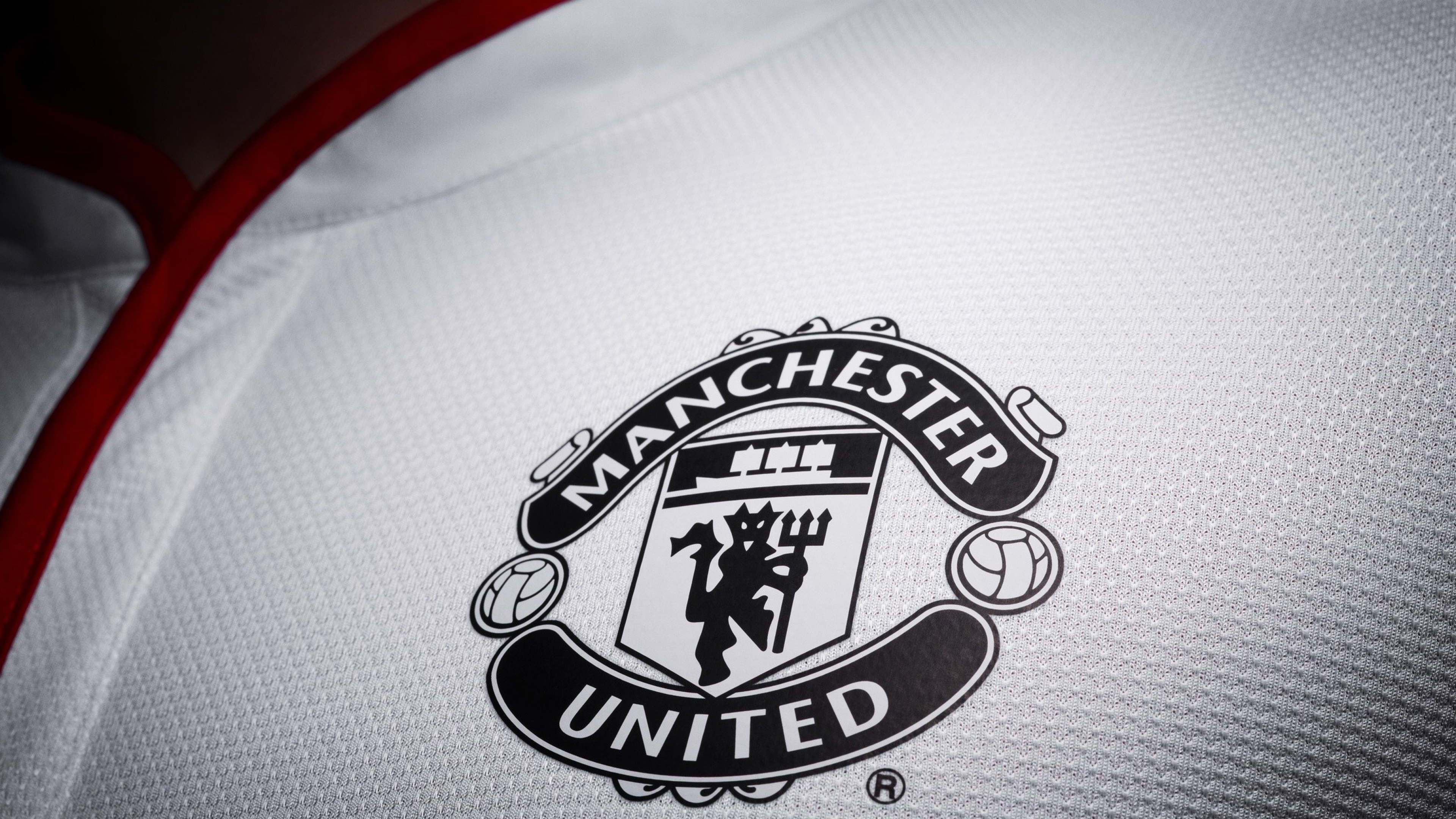 Wallpaper 4k Manchester United Logo HD Wallpaper