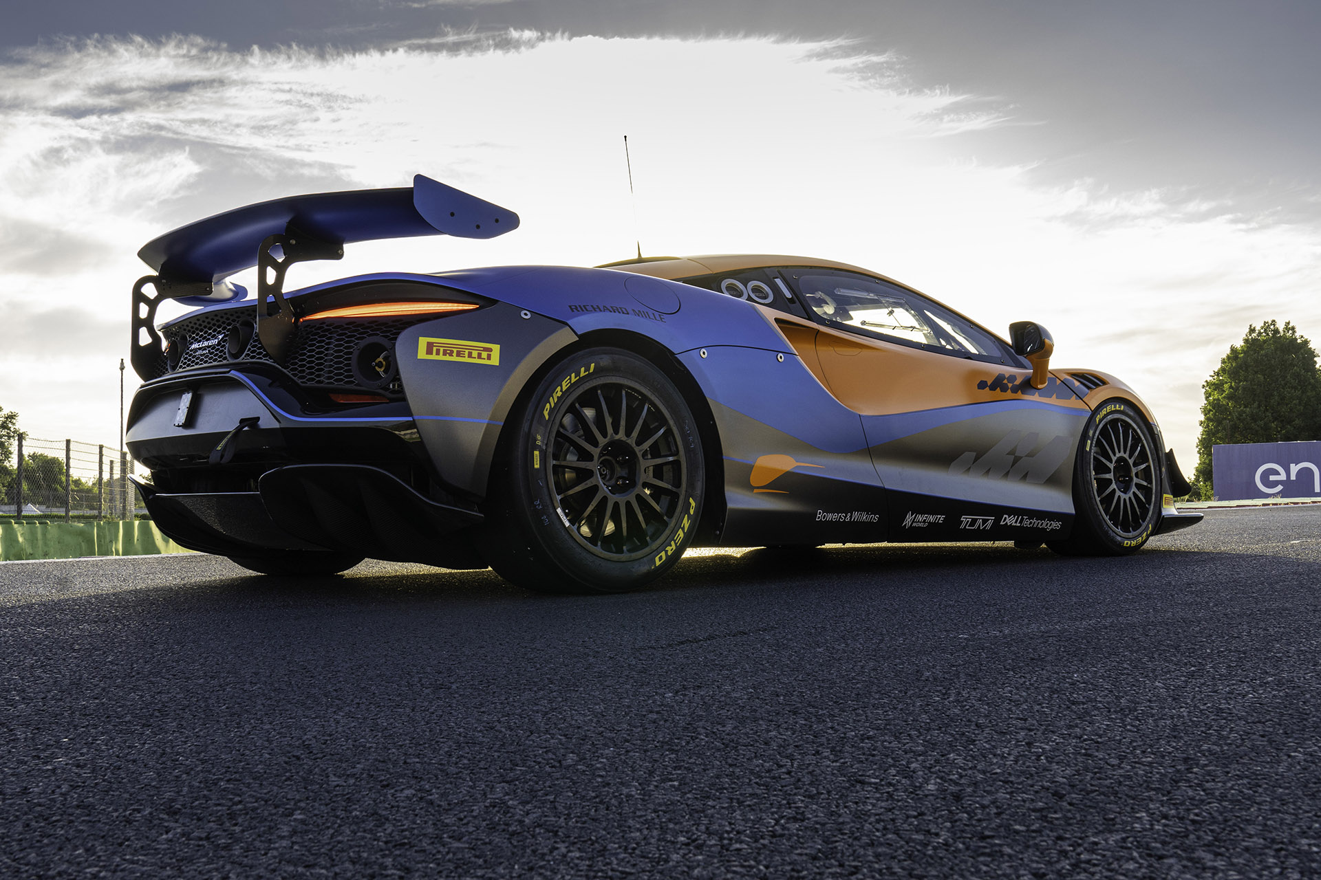 McLaren Artura GT4 Racer Debuts Without The Hybrid System Of The Road Car