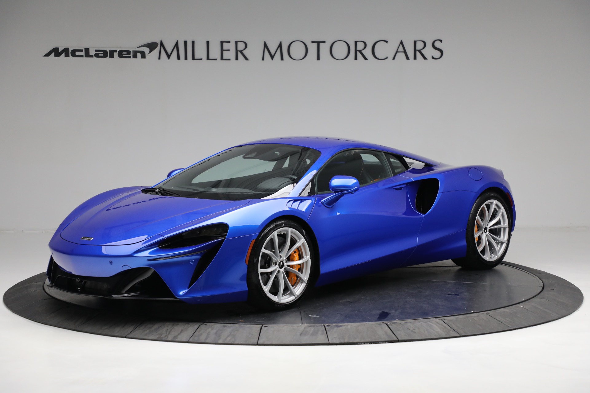 New 2023 McLaren Artura ($250). McLaren Greenwich Stock #MC549