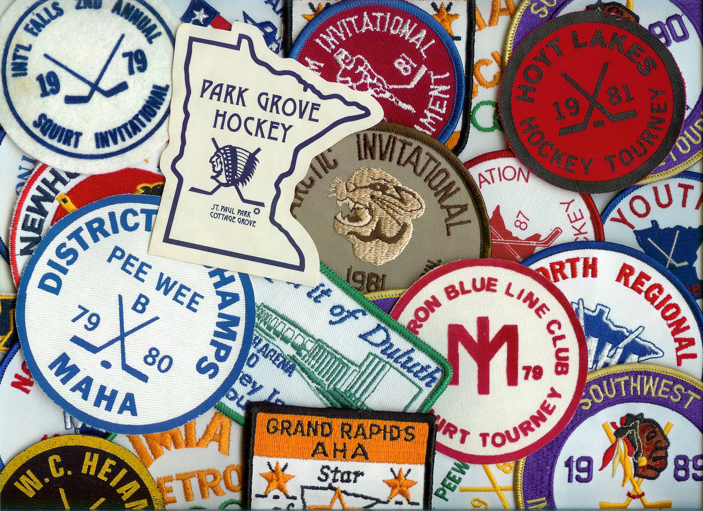 Vintage MN Hockey Desktop Wallpaper