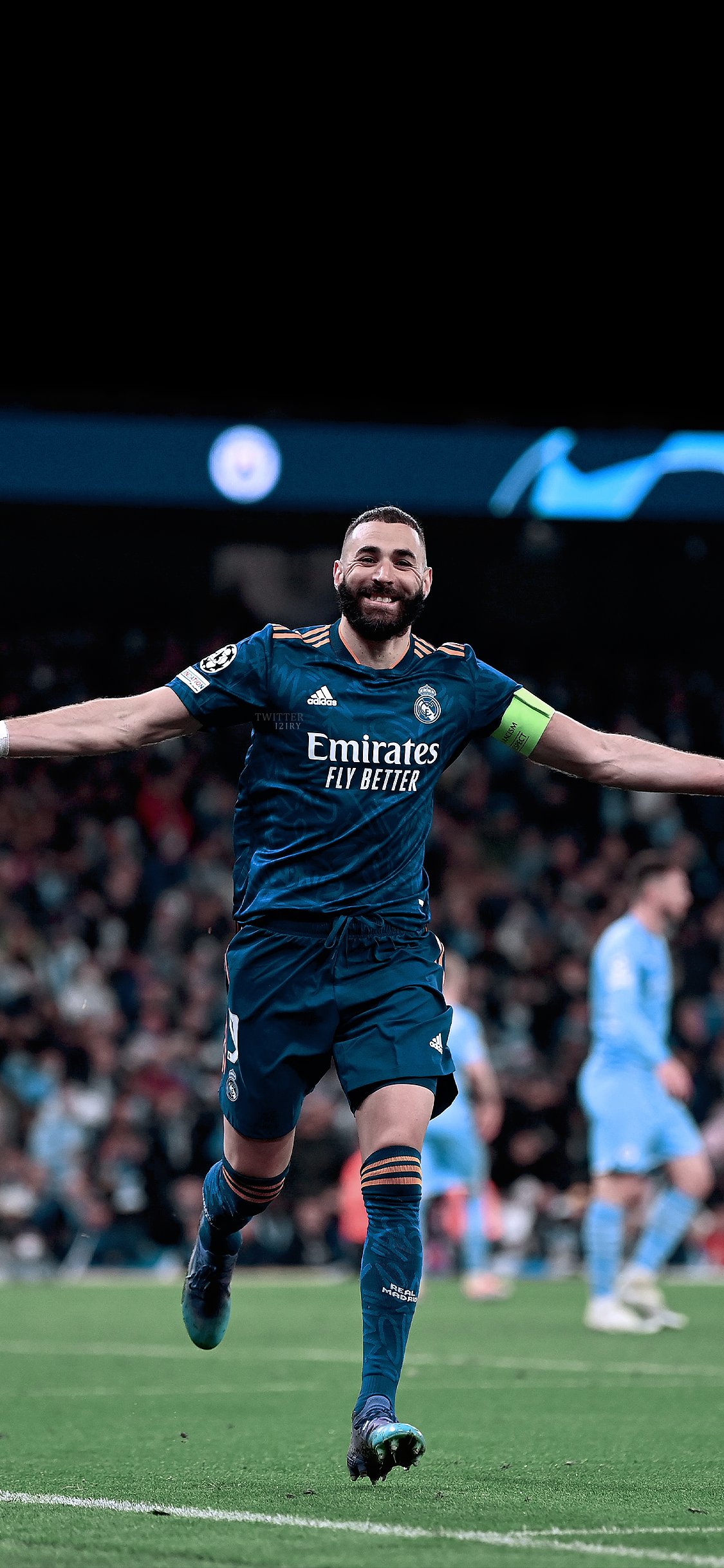 Tadic. #Wallpaper └