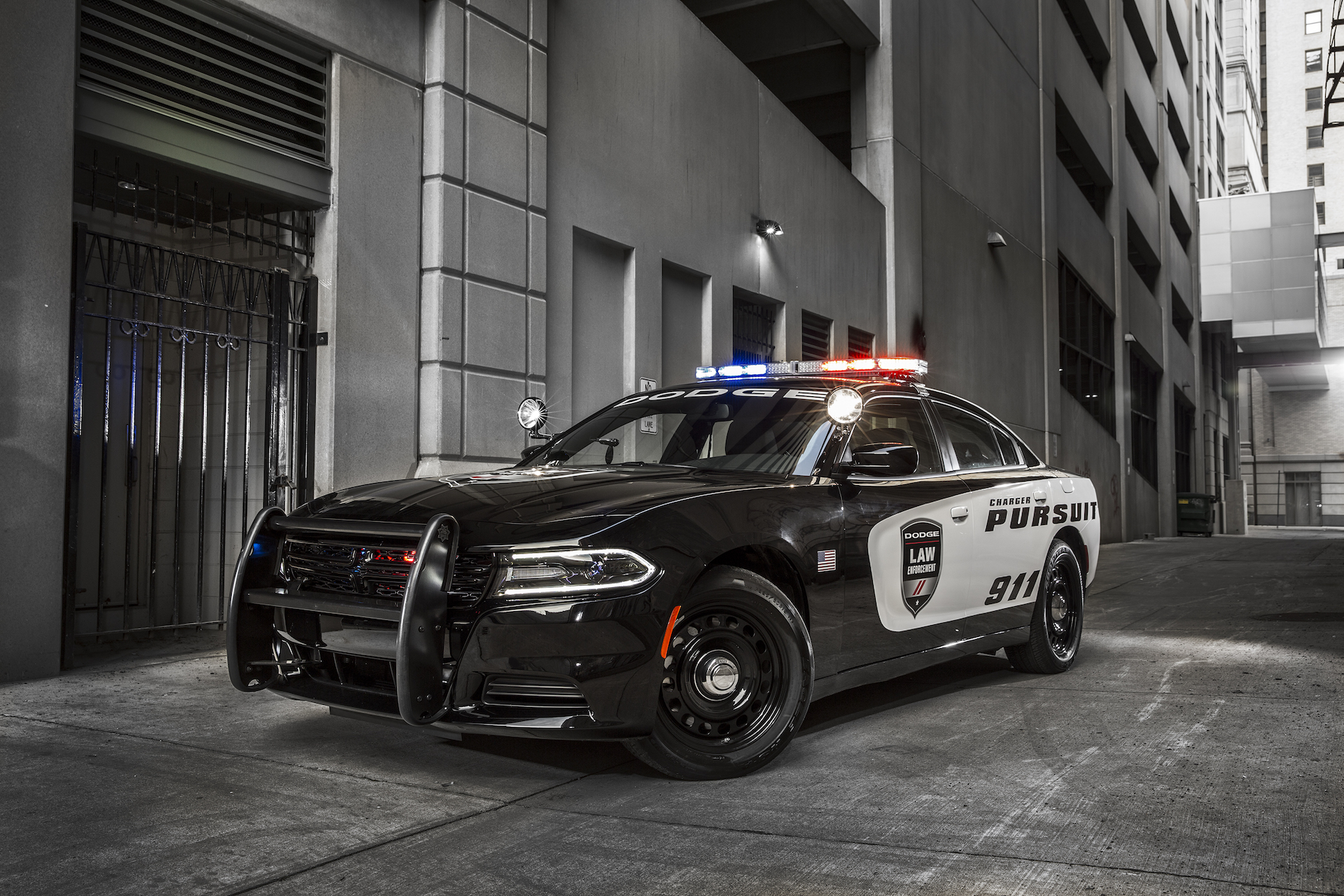 Dodge Charger Pursuit protects officers by watching their backs