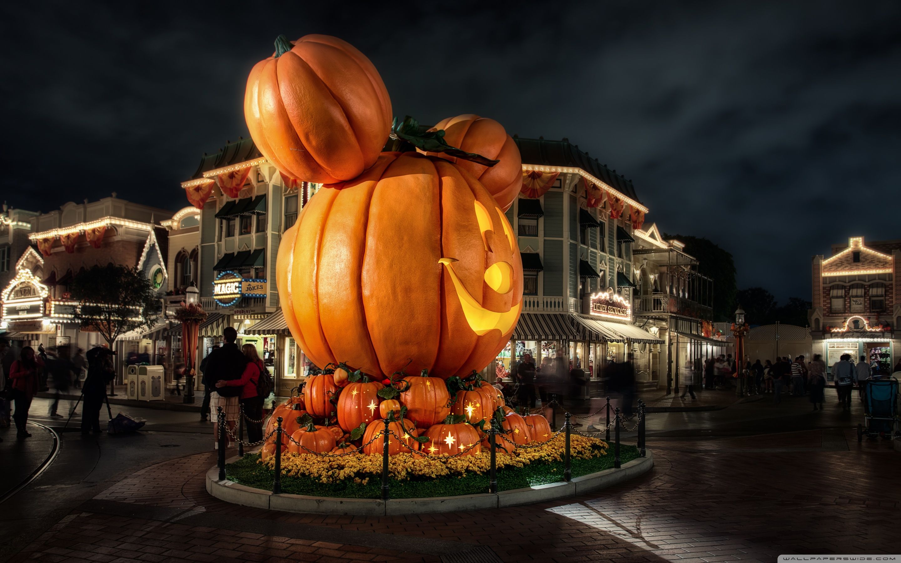 Disney Halloween Desktop Wallpaper