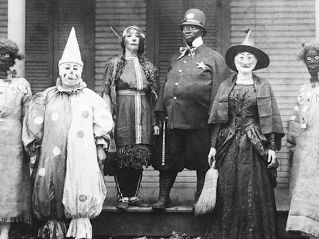 Photo Of Vintage Halloween Costumes That'll Seriously Creep You Out
