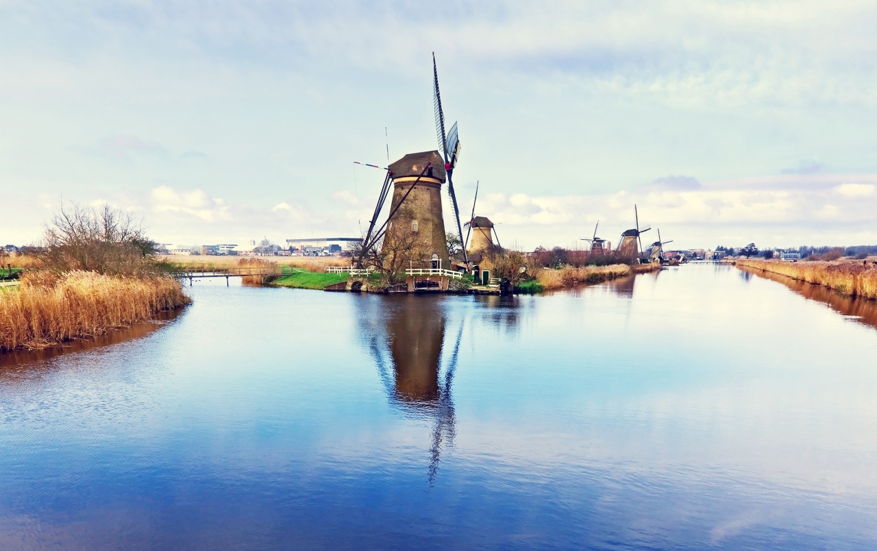 Pittoresque Dutch Windmills wallpaper. Pittoresque Dutch Windmills
