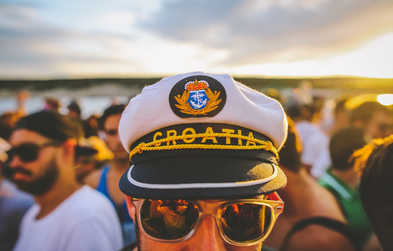 Wallpaper sunset, lake, reflection, people, boat, hat, mirror, glasses, male, party image for desktop, section ситуации