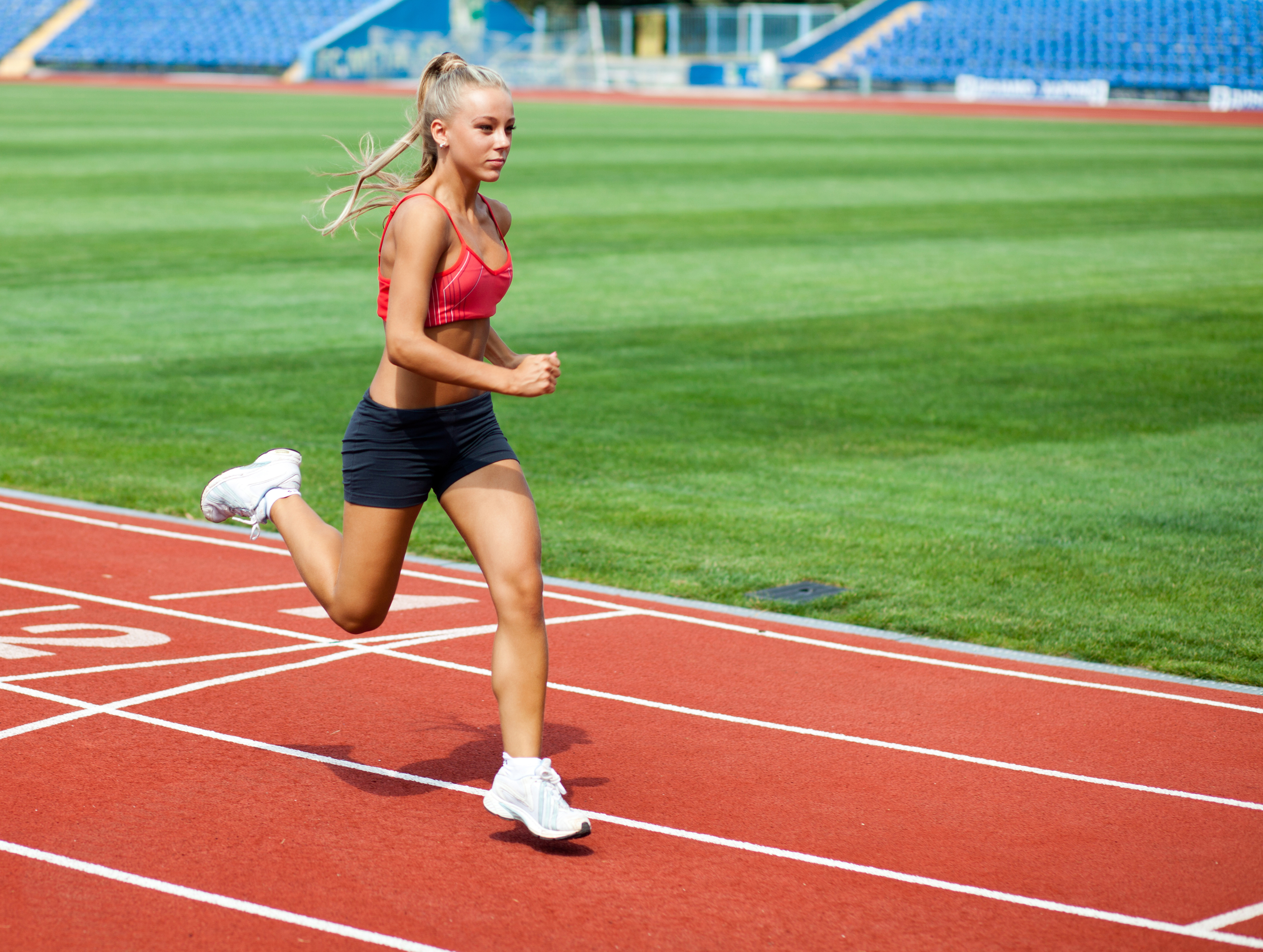 Photos Blonde girl Workout Running Girls sports 3500x2640