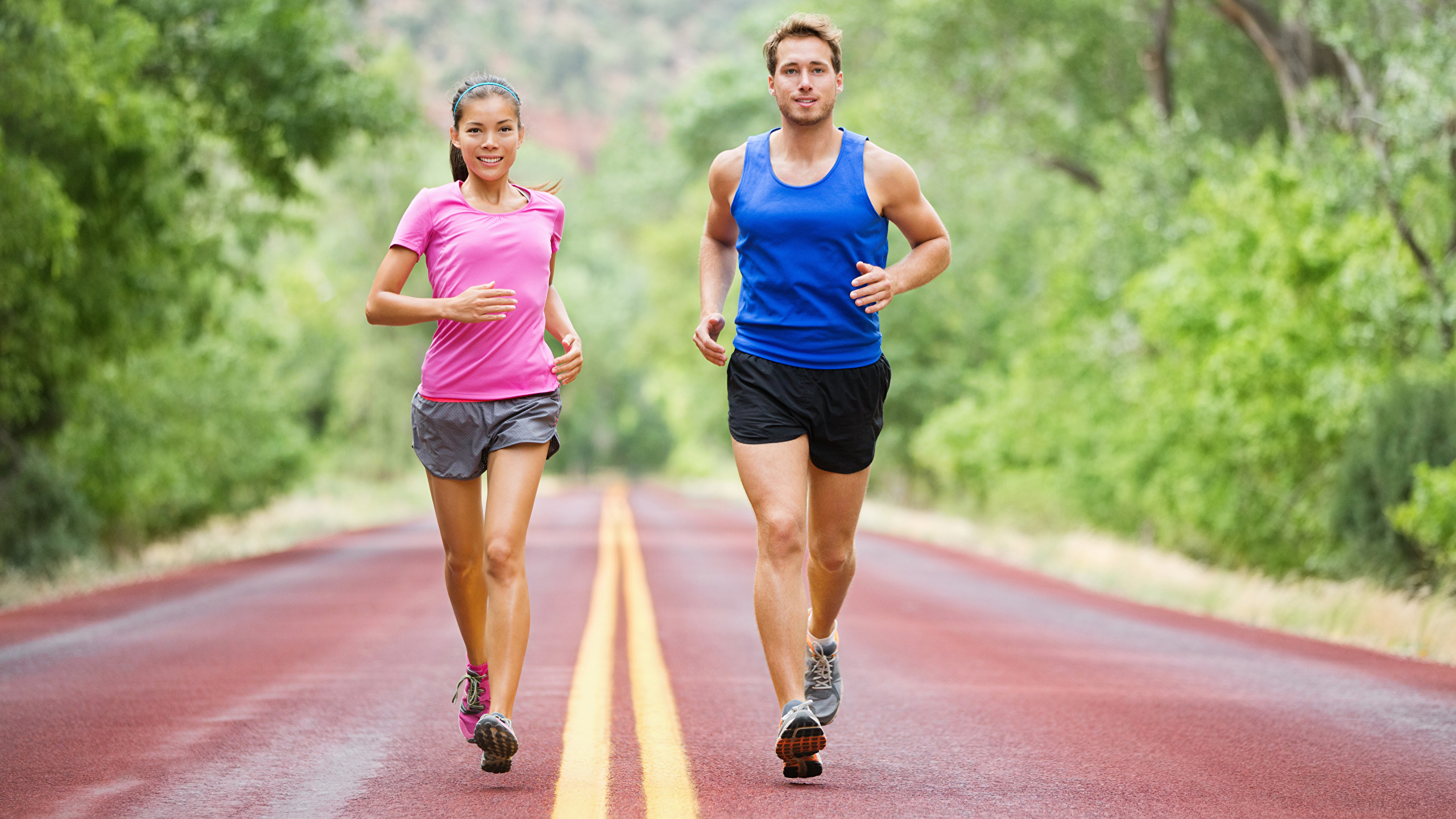 Picture Men Physical exercise Running Two female sports 2560x1440
