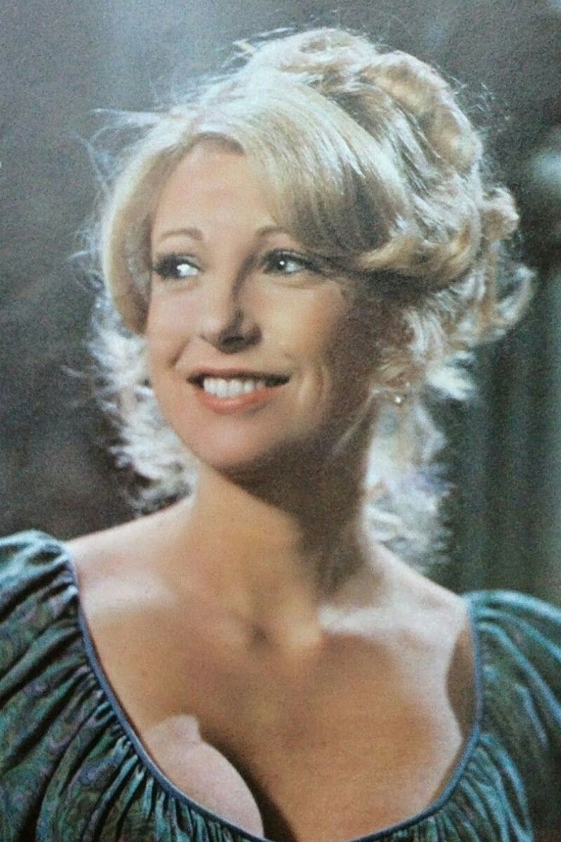 Teri Garr Hot