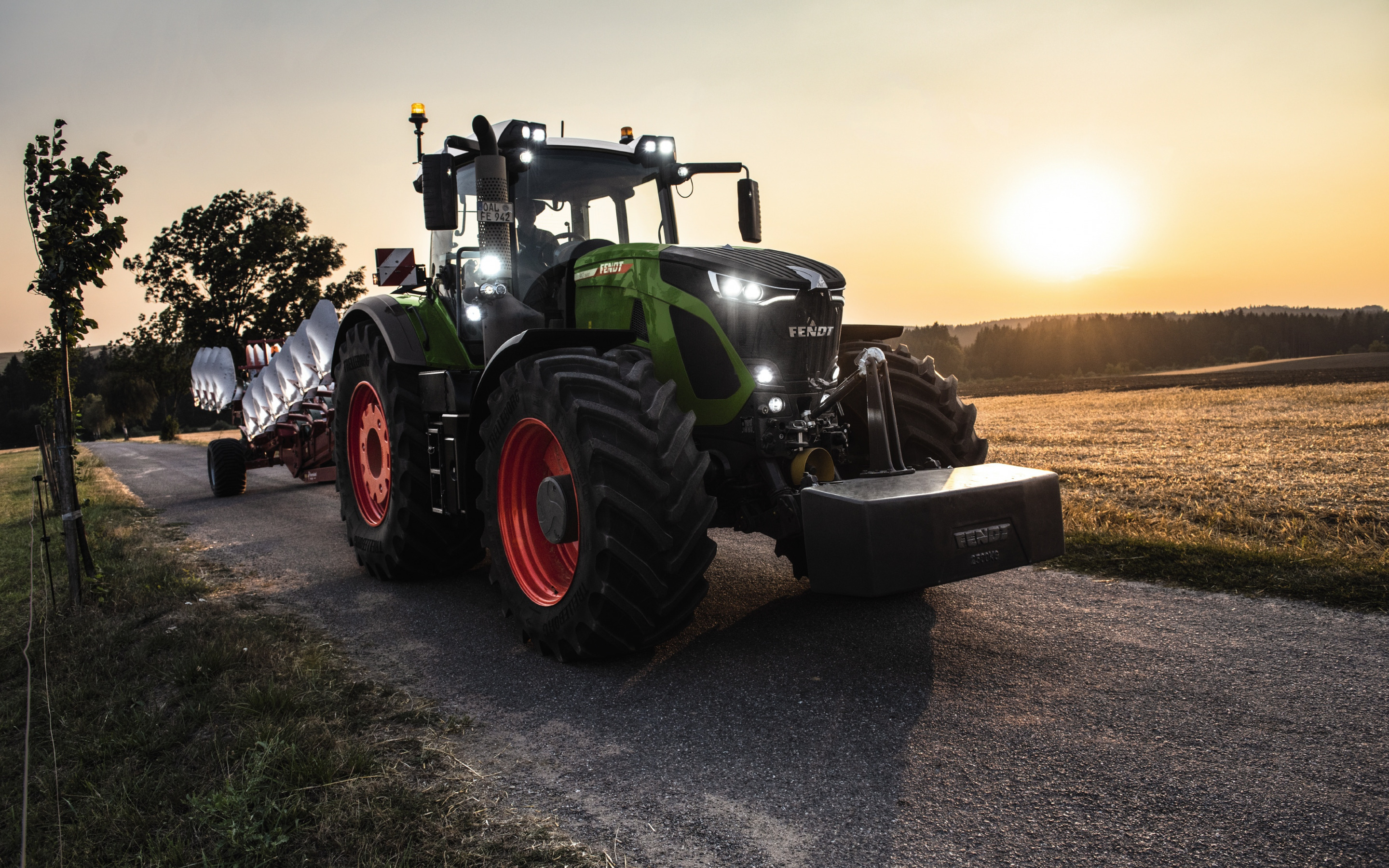Download wallpaper Fendt 900 Vario, reversible plow, modern tractor, new 900 Vario, agricultural machinery, Fendt for desktop with resolution 2880x1800. High Quality HD picture wallpaper