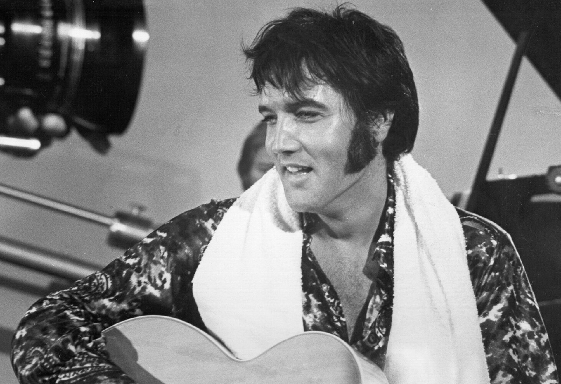 Elvis Presley HD Wallpaper and Background