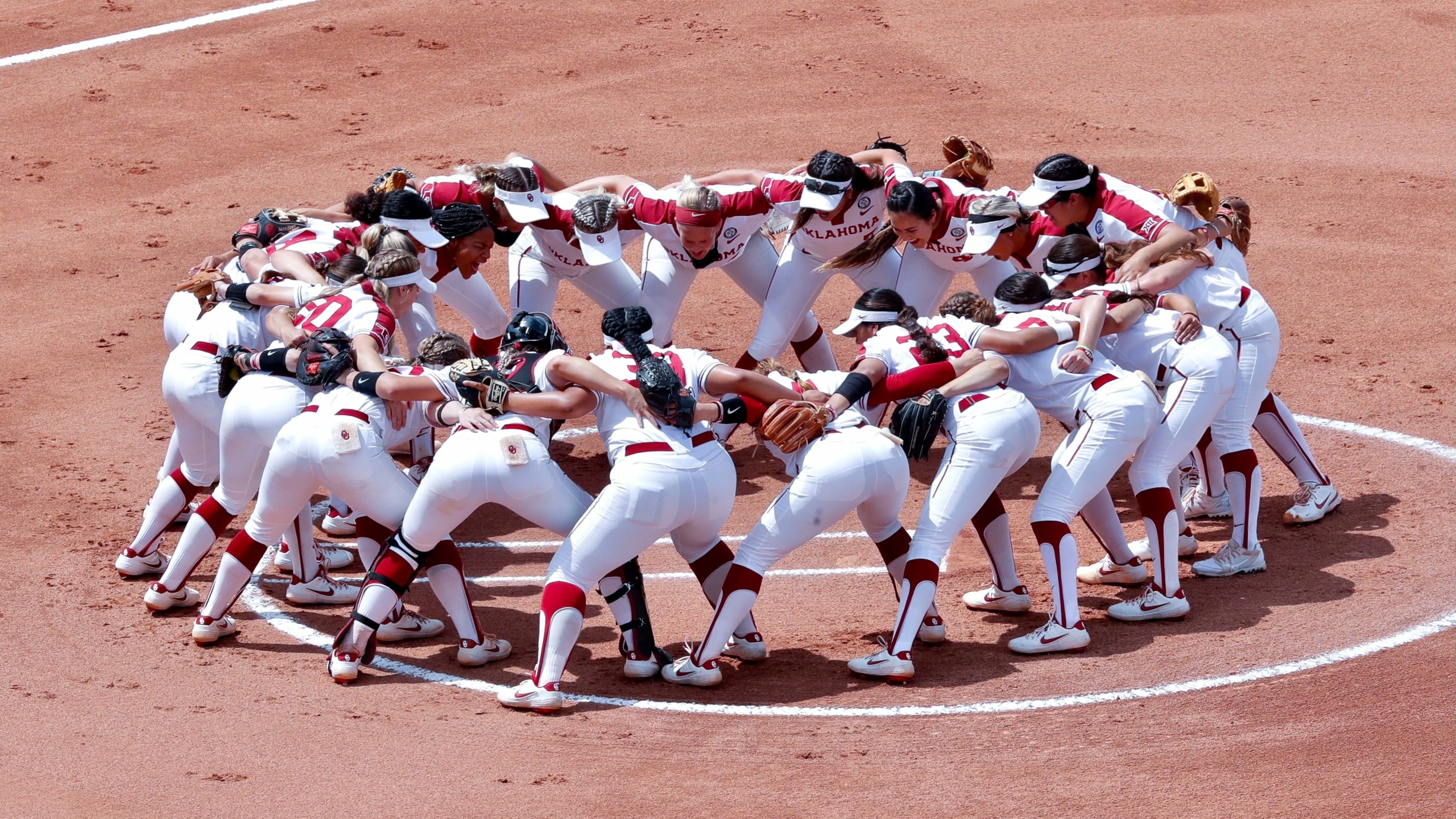 Five Reasons the NCAA Softball Tournament Is The Best Sporting Event You're Not Watching (Yet) NCAA Softball Tournament Guide