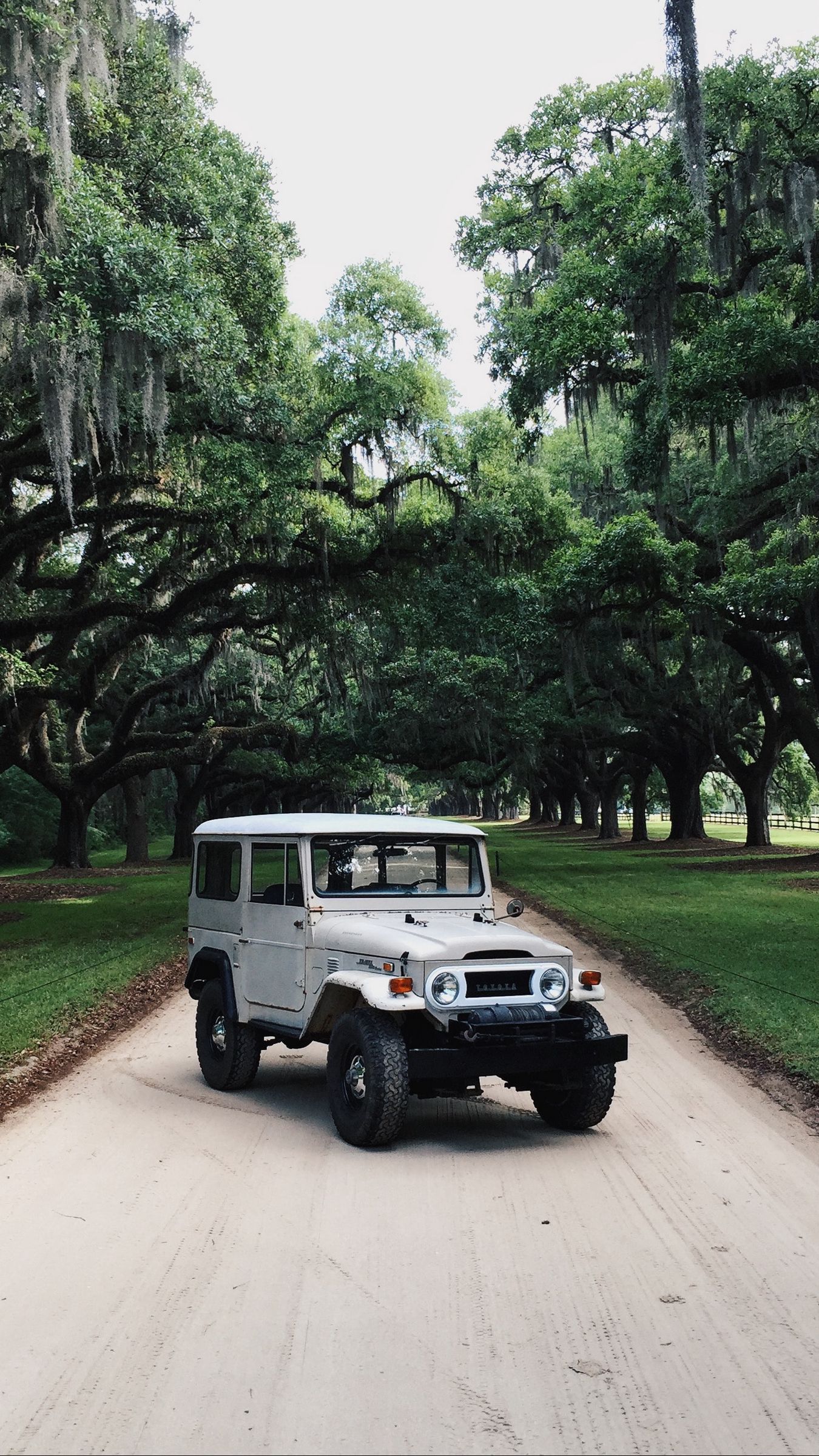 Download wallpaper 1350x2400 toyota land cruiser fj40, toyota, car, suv, gray iphone 8+/7+/6s+/for parallax HD background