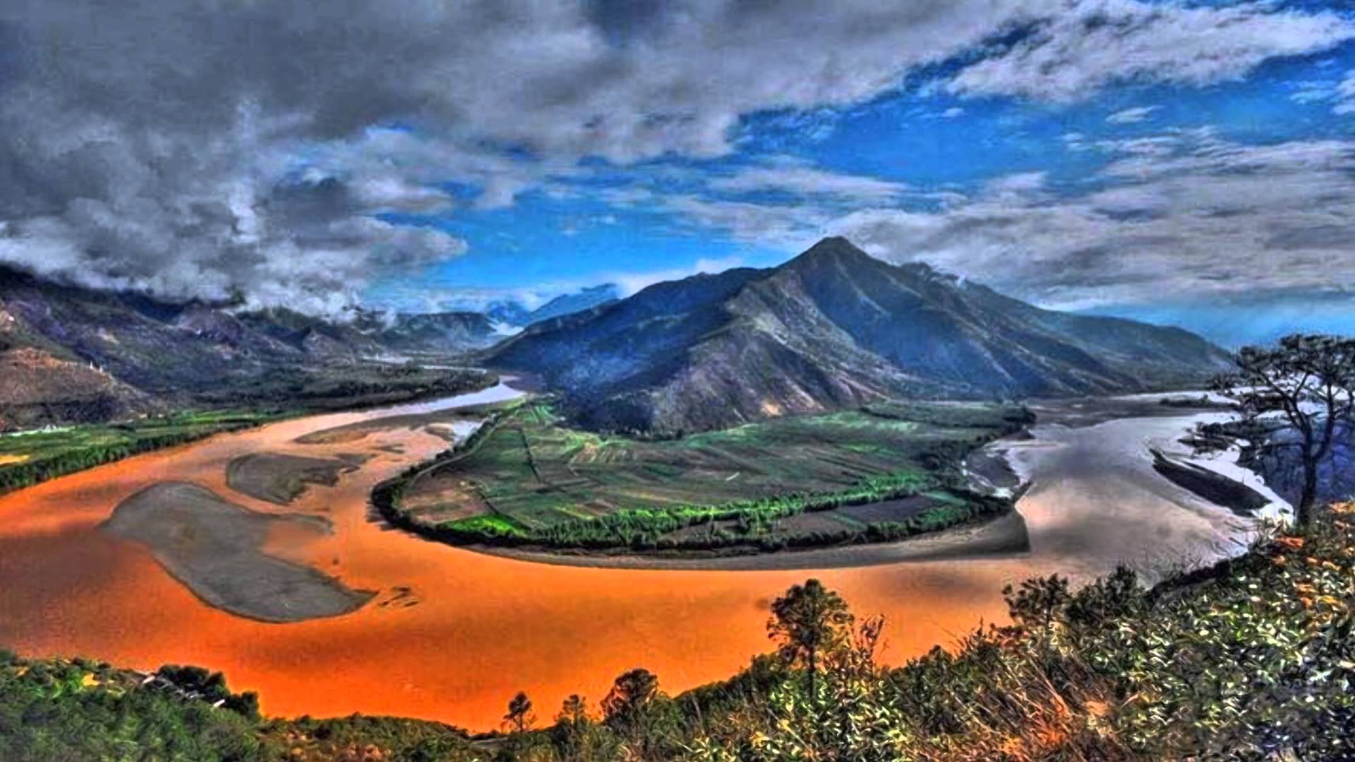 Ash Dykes is About to Walk the Yangtze River