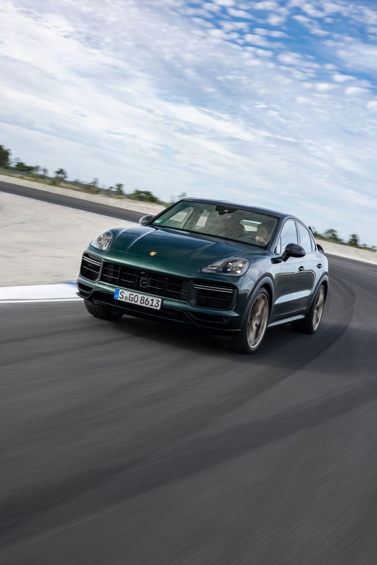 2022 Porsche Cayenne Turbo GT quality free high resolution car image