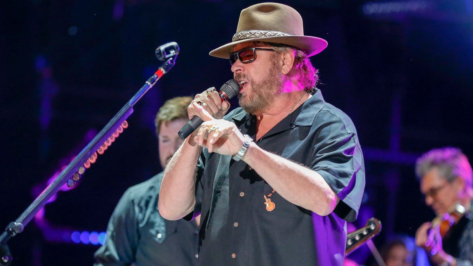Hank Williams Jr. offering reward for grandfather's shotgun